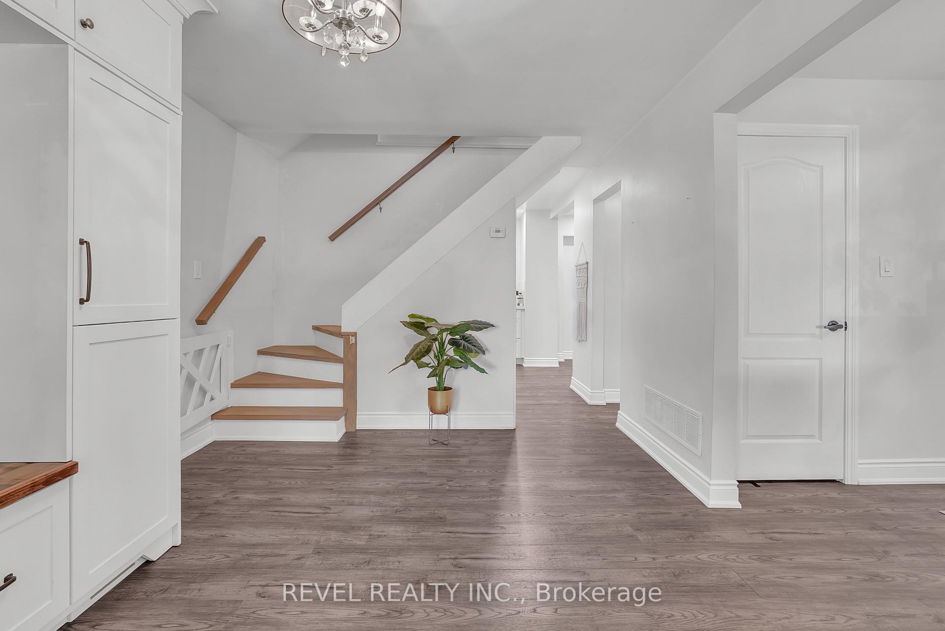 Photo 8 of 125 Dundonald Street, Barrie, Codrington — HOMEH