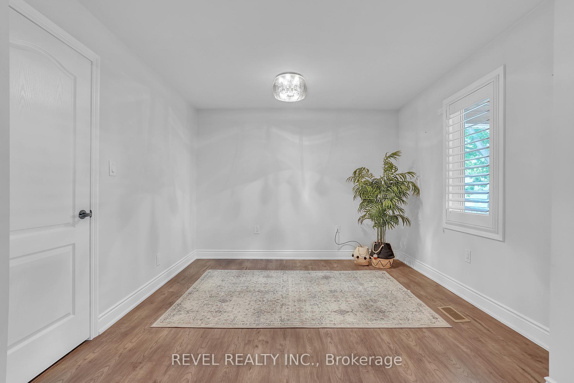 Photo 10 of 125 Dundonald Street, Barrie, Codrington — HOMEH