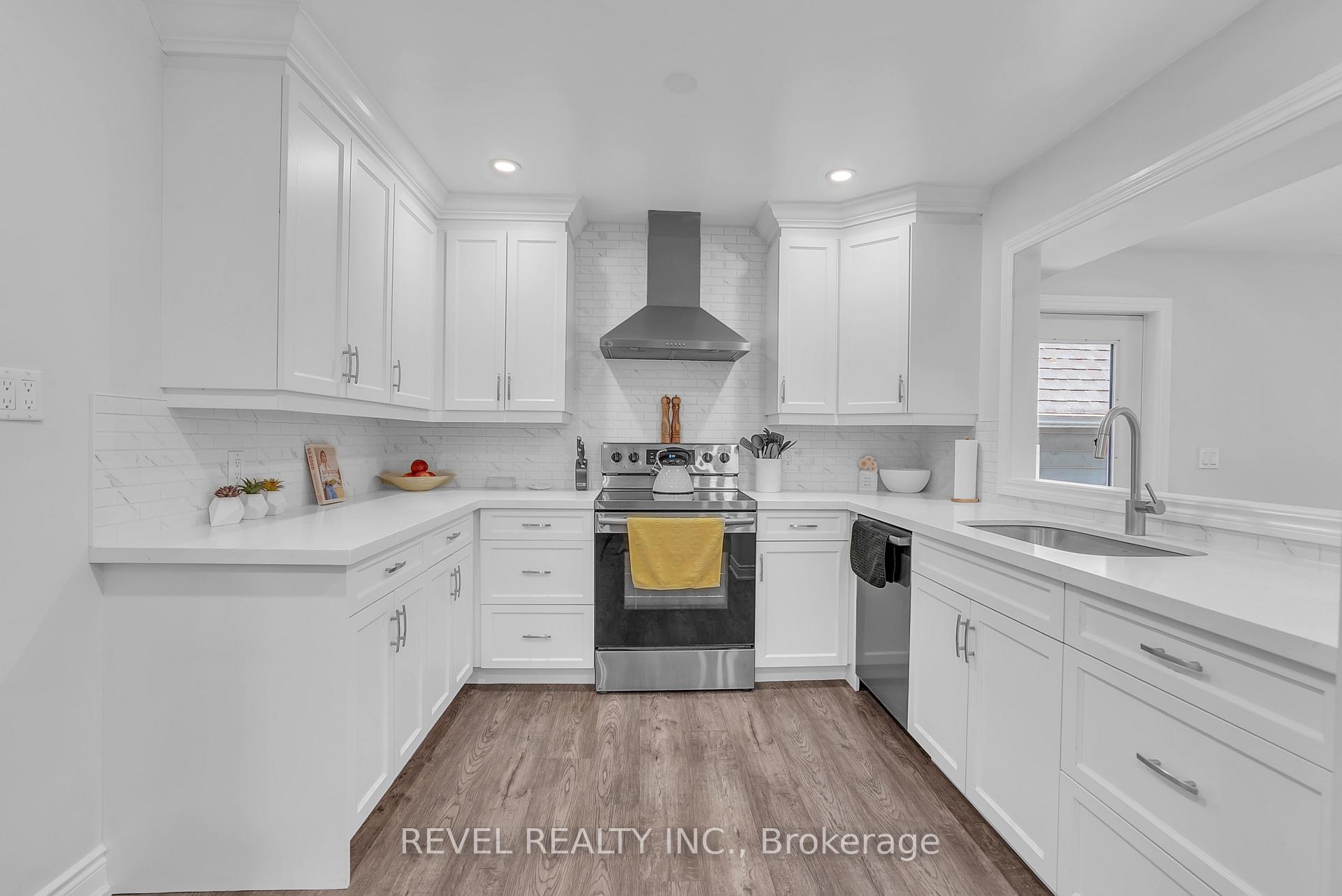 Photo 11 of 125 Dundonald Street, Barrie, Codrington — HOMEH
