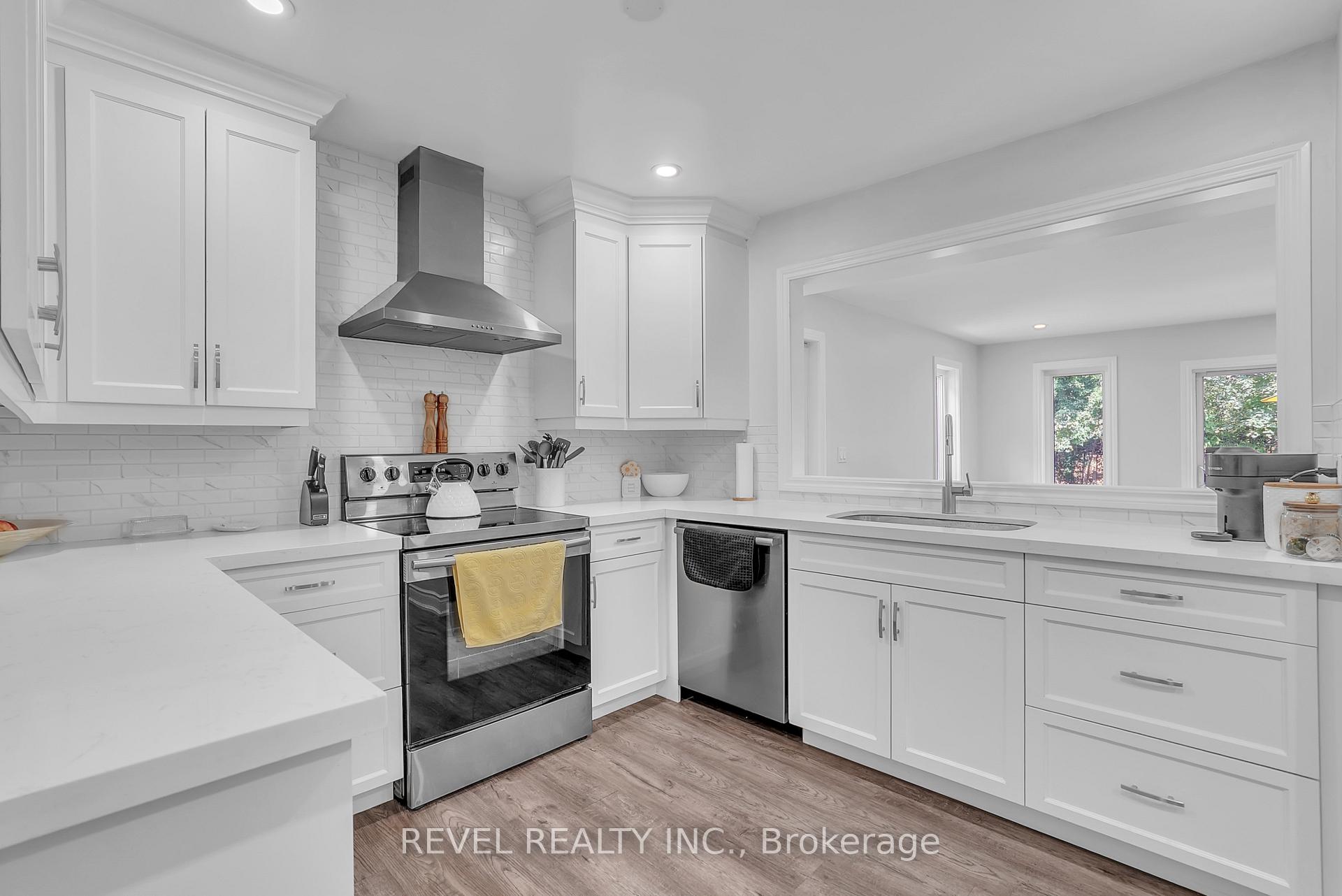 Photo 12 of 125 Dundonald Street, Barrie, Codrington — HOMEH