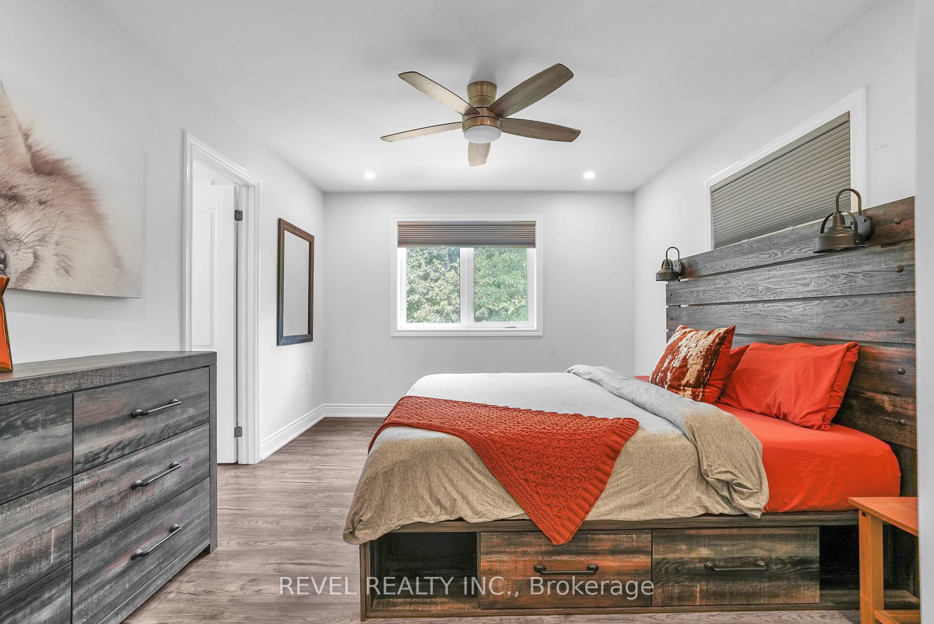 Photo 23 of 125 Dundonald Street, Barrie, Codrington — HOMEH
