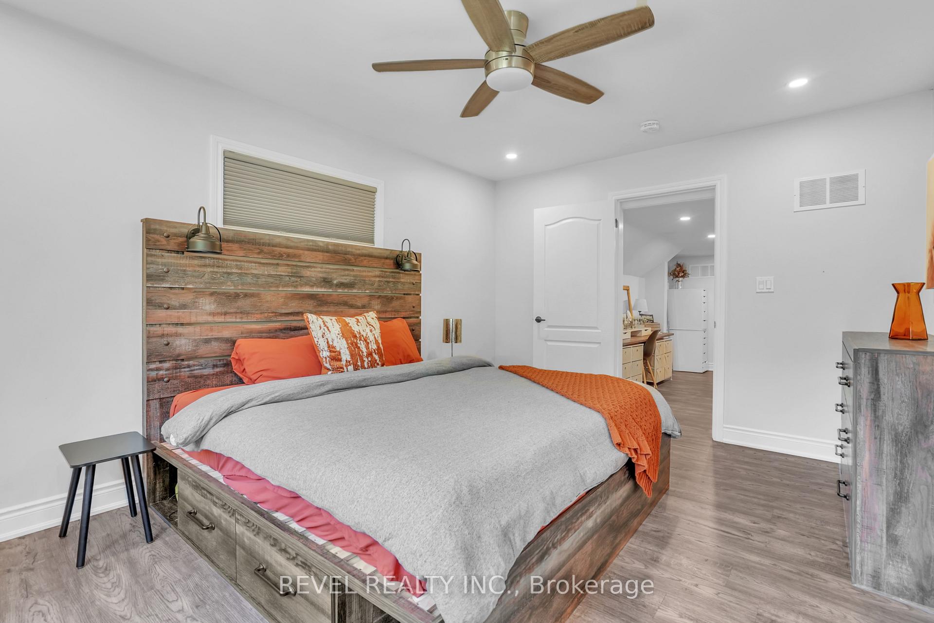 Photo 24 of 125 Dundonald Street, Barrie, Codrington — HOMEH