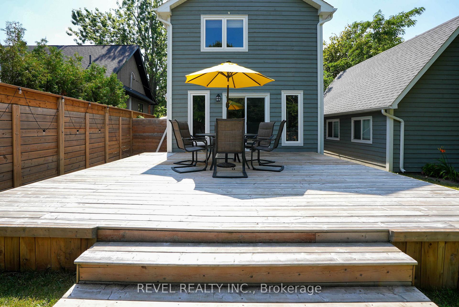 Photo 38 of 125 Dundonald Street, Barrie, Codrington — HOMEH