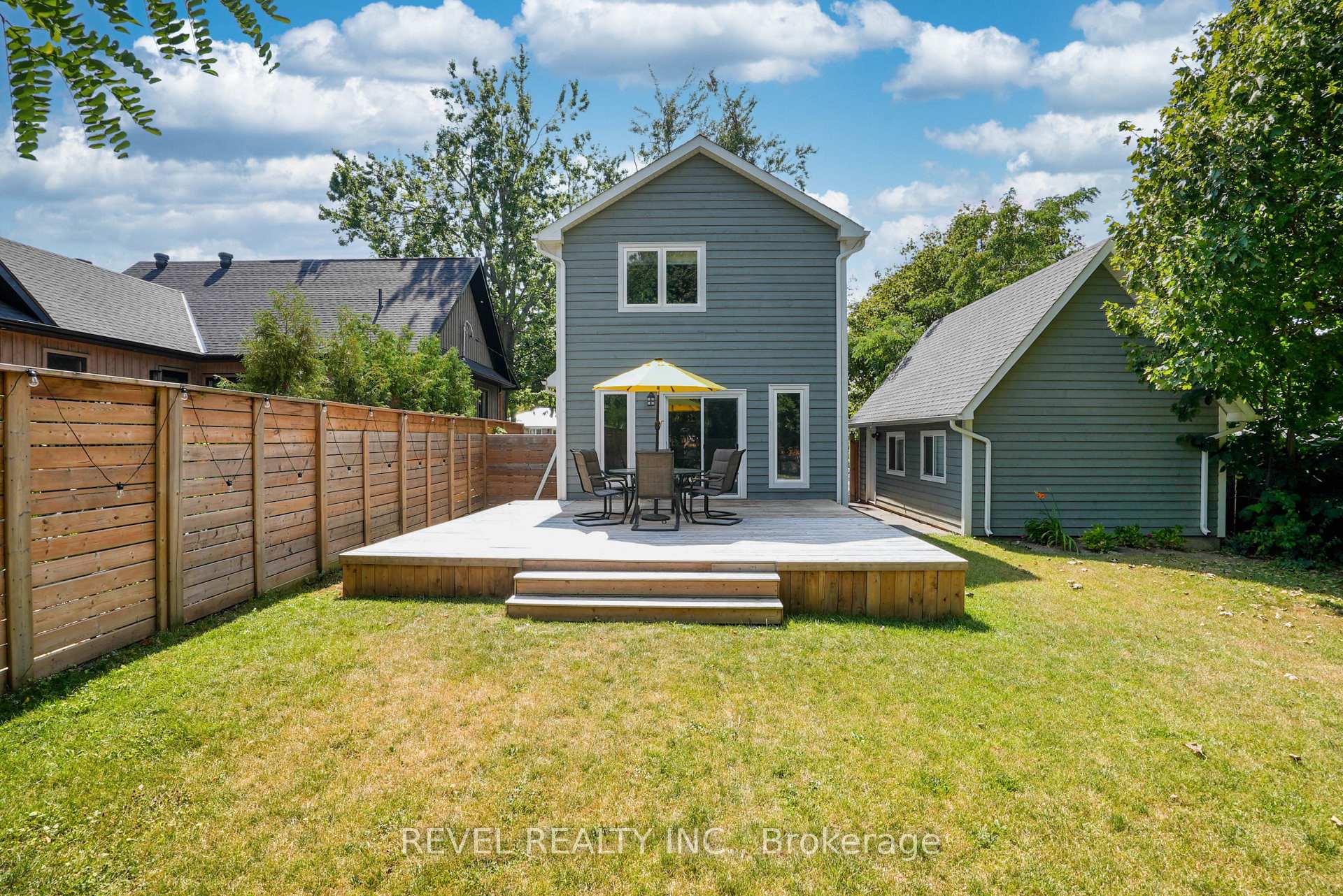 Photo 39 of 125 Dundonald Street, Barrie, Codrington — HOMEH