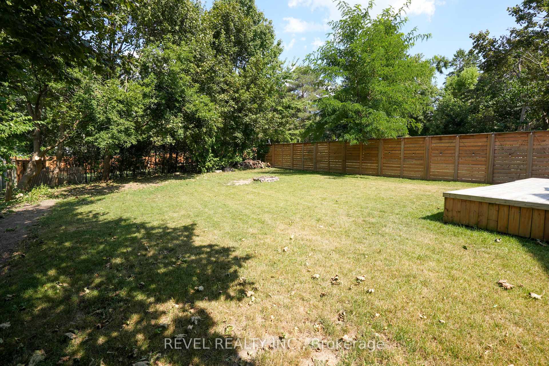 Photo 43 of 125 Dundonald Street, Barrie, Codrington — HOMEH