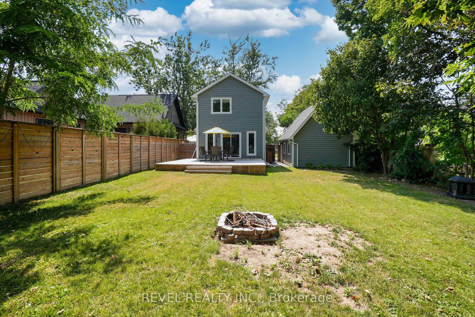 Photo 44 of 125 Dundonald Street, Barrie, Codrington — HOMEH