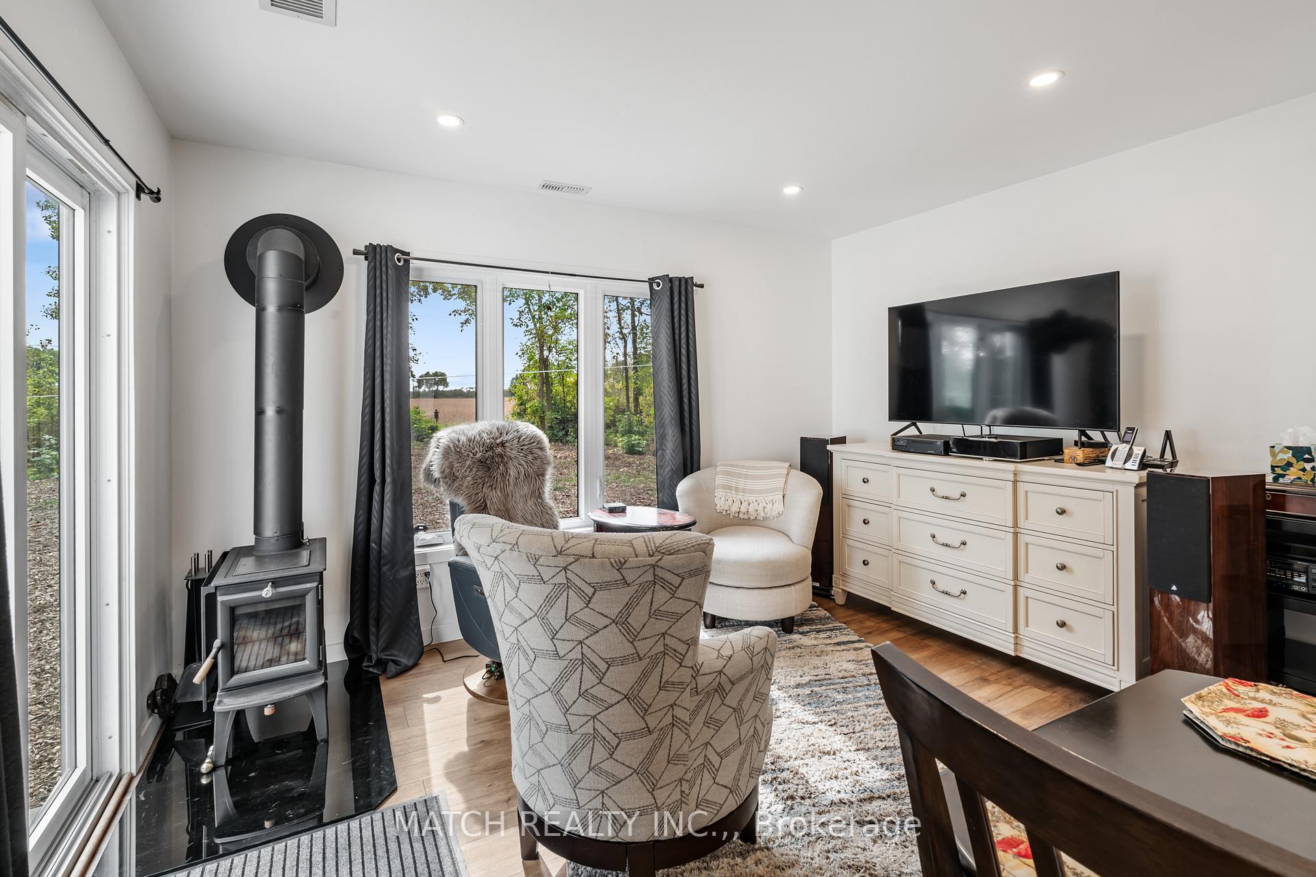 Photo 24 of Unit 2, 29338 Jane Road S, Chatham-Kent, Thamesville — HOMEH