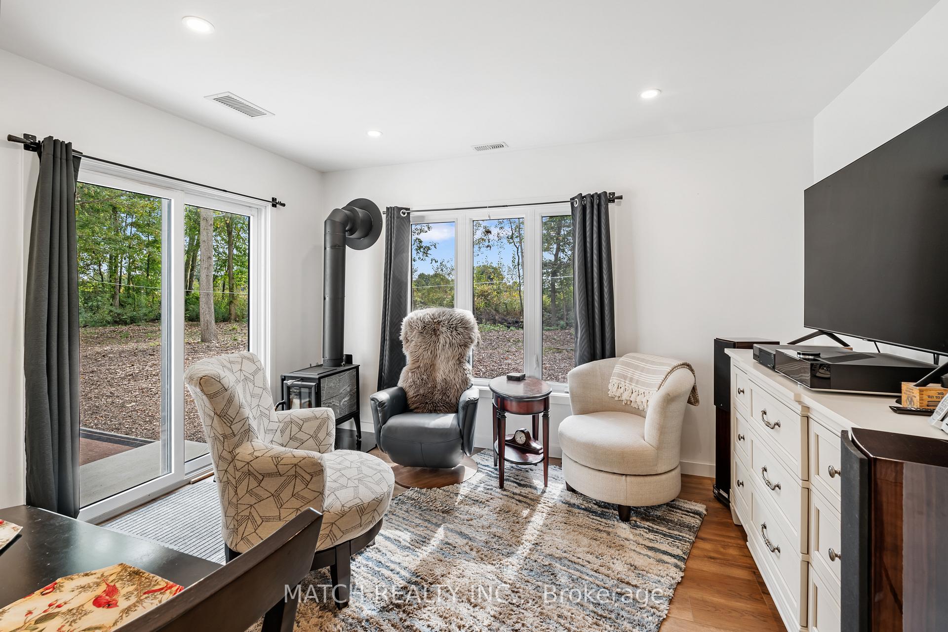 Photo 26 of Unit 2, 29338 Jane Road S, Chatham-Kent, Thamesville — HOMEH