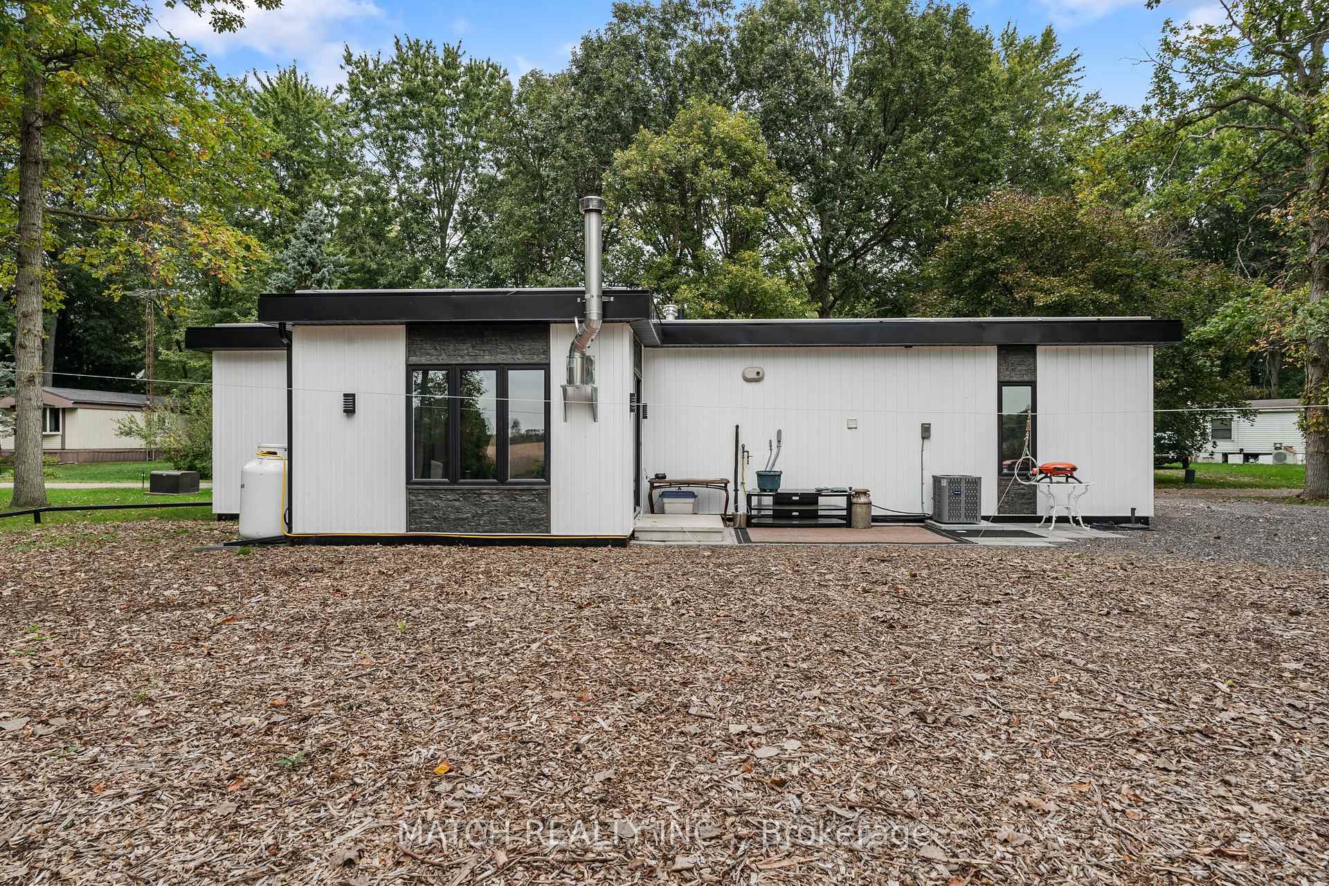 Photo 33 of Unit 2, 29338 Jane Road S, Chatham-Kent, Thamesville — HOMEH