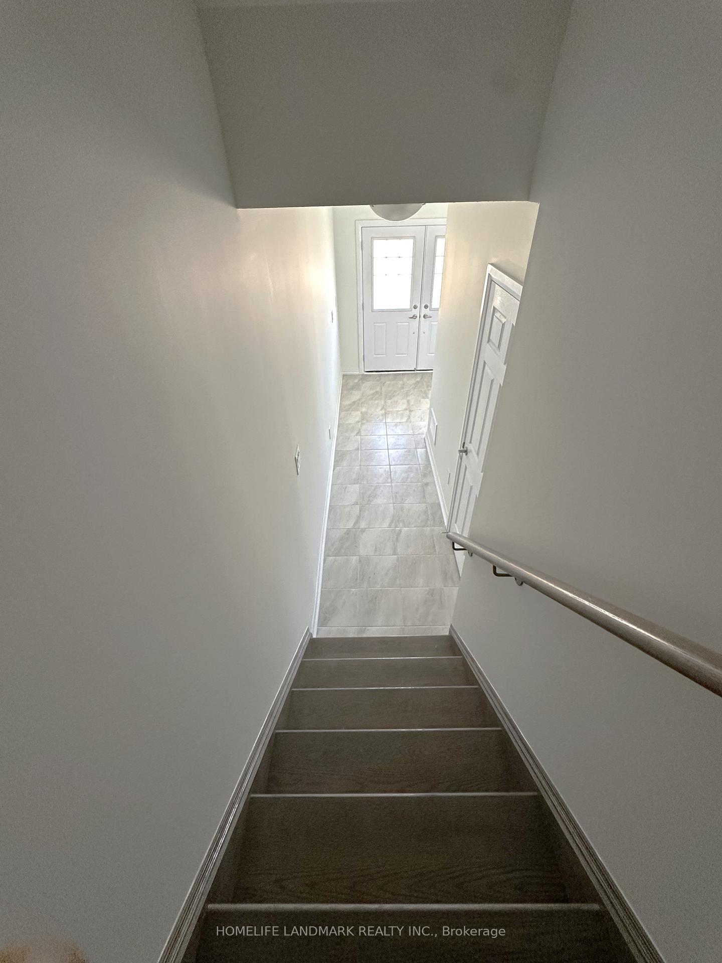 Photo 3 of 28 Kensington Road, Haldimand, Dunnville — HOMEH