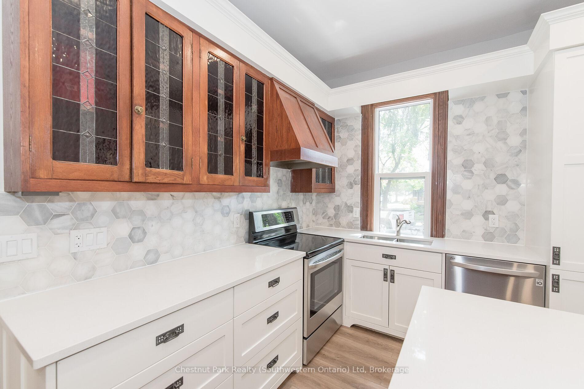 Photo 7 of Unit 2, 113 Young Street, Kitchener — HOMEH