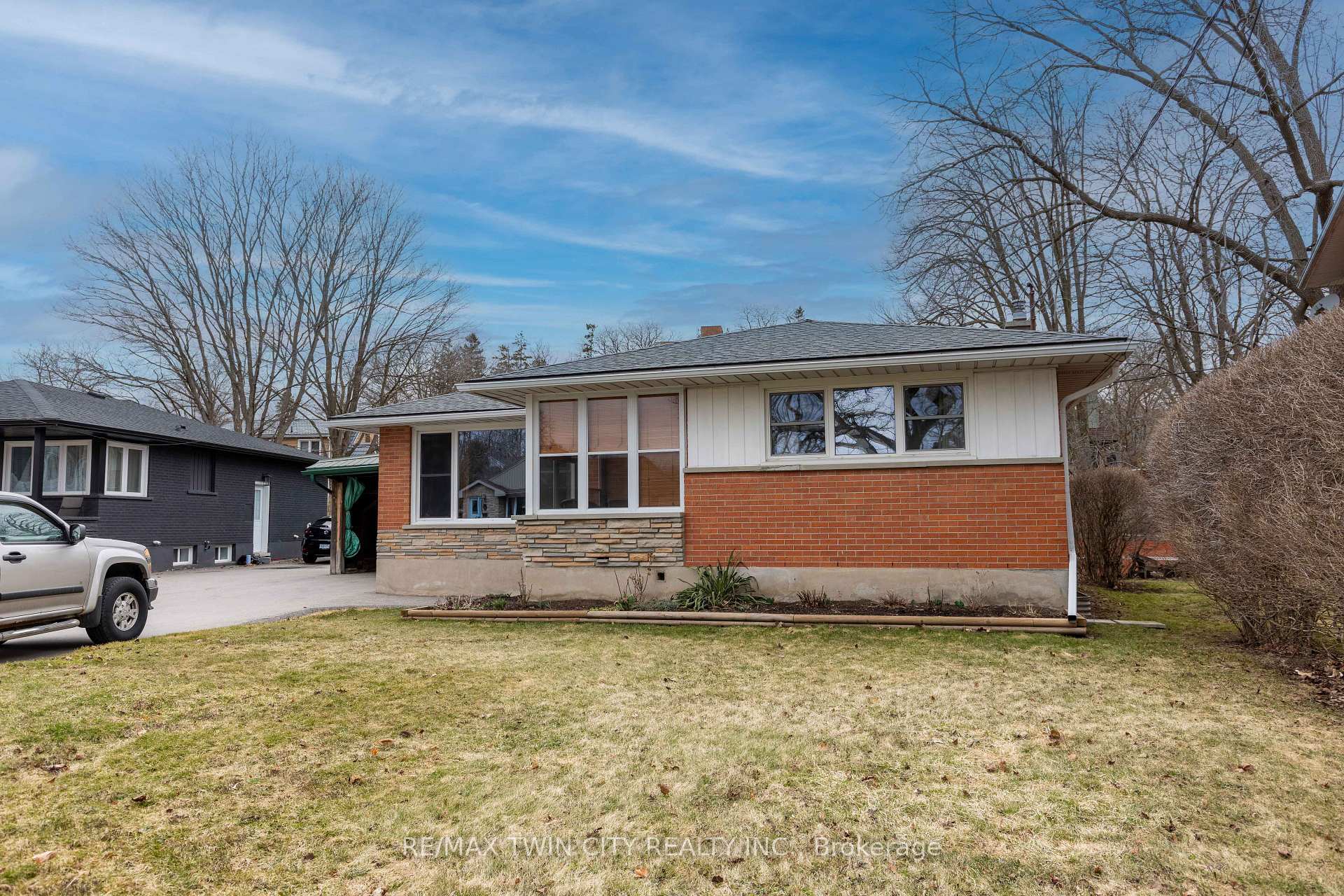 Photo 14 of 98 Clive Road, Kitchener — HOMEH