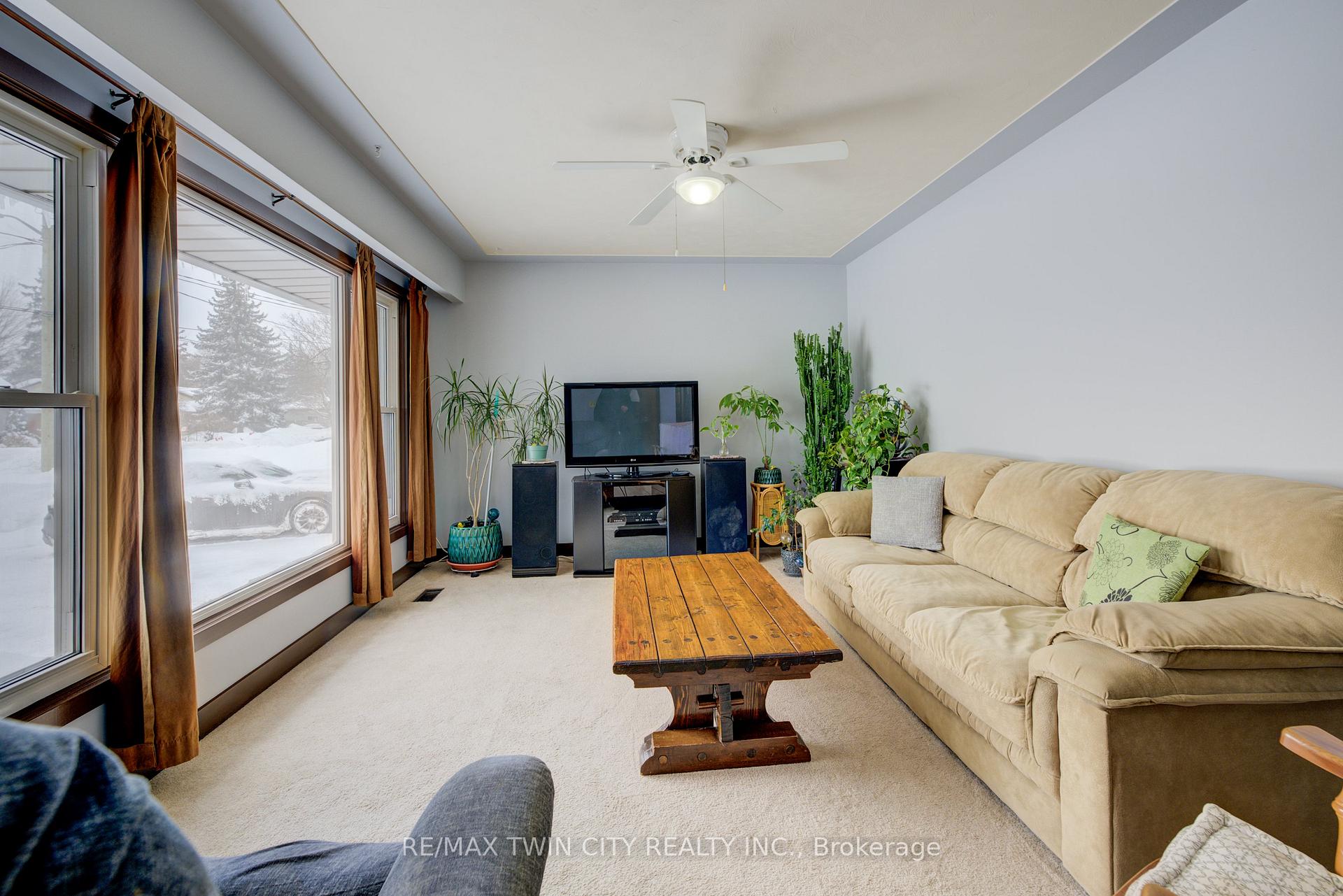 Photo 5 of 98 Clive Road, Kitchener — HOMEH