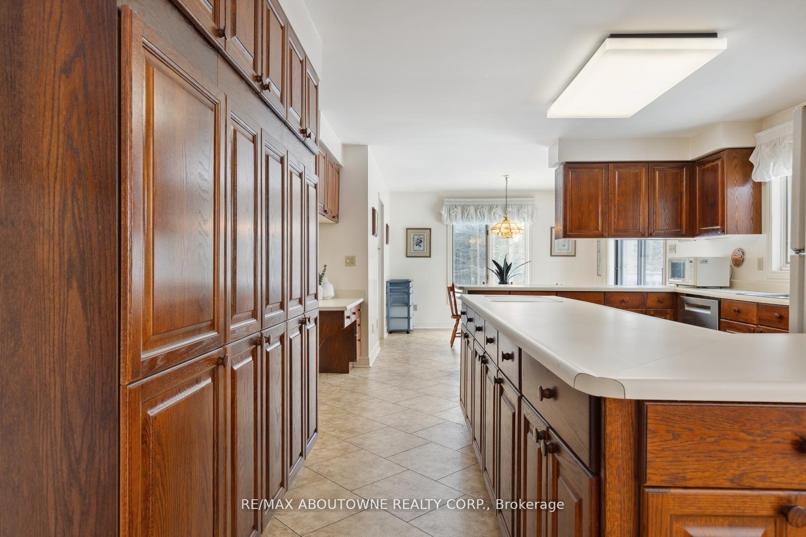 Photo 20 of 22 Matson Drive, Caledon, Palgrave — HOMEH