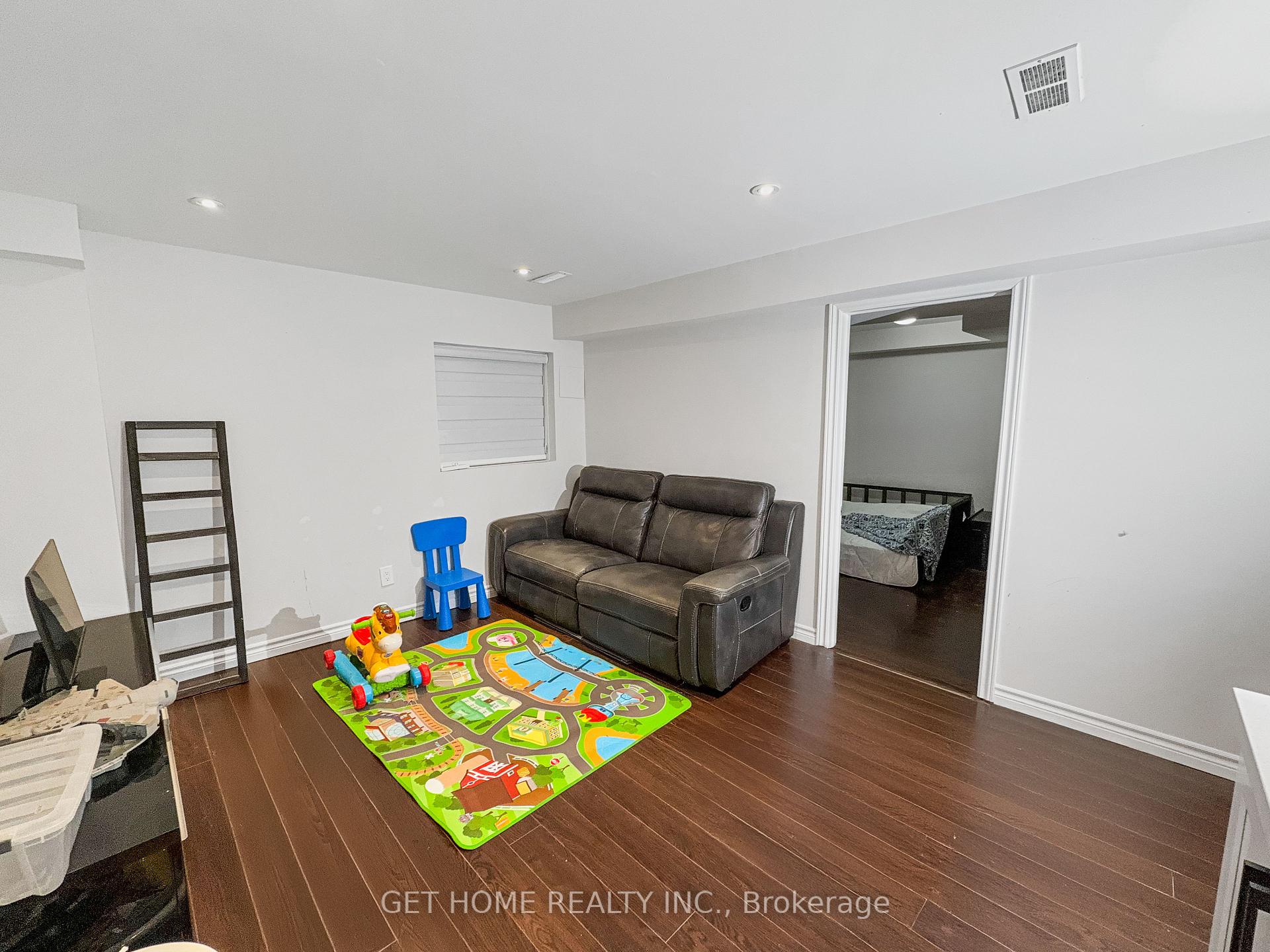 Photo 10 of 267 Swindells Street, Clarington, Bowmanville — HOMEH