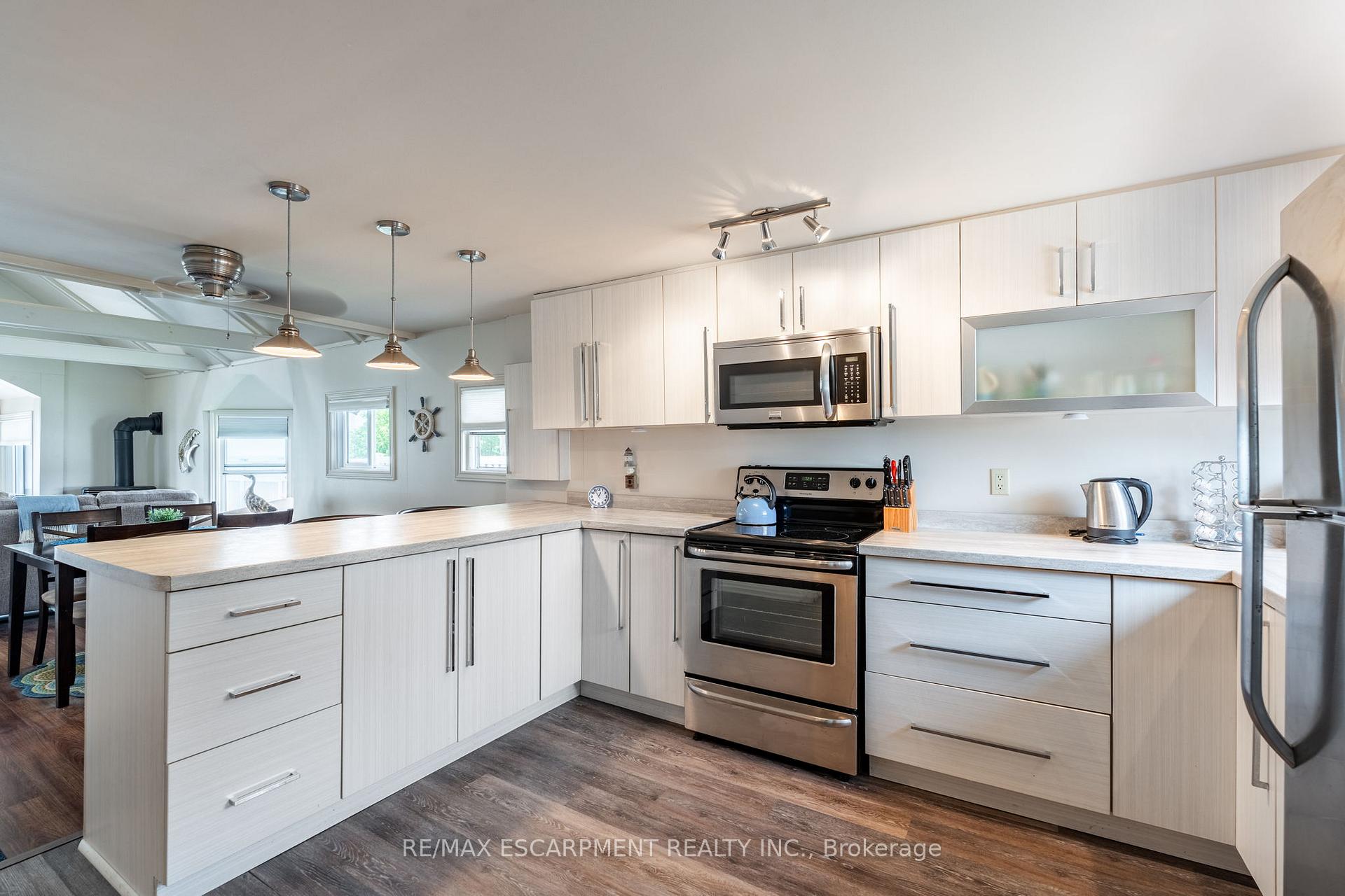 Photo 3 of 58 Lakeside Drive, Haldimand — HOMEH
