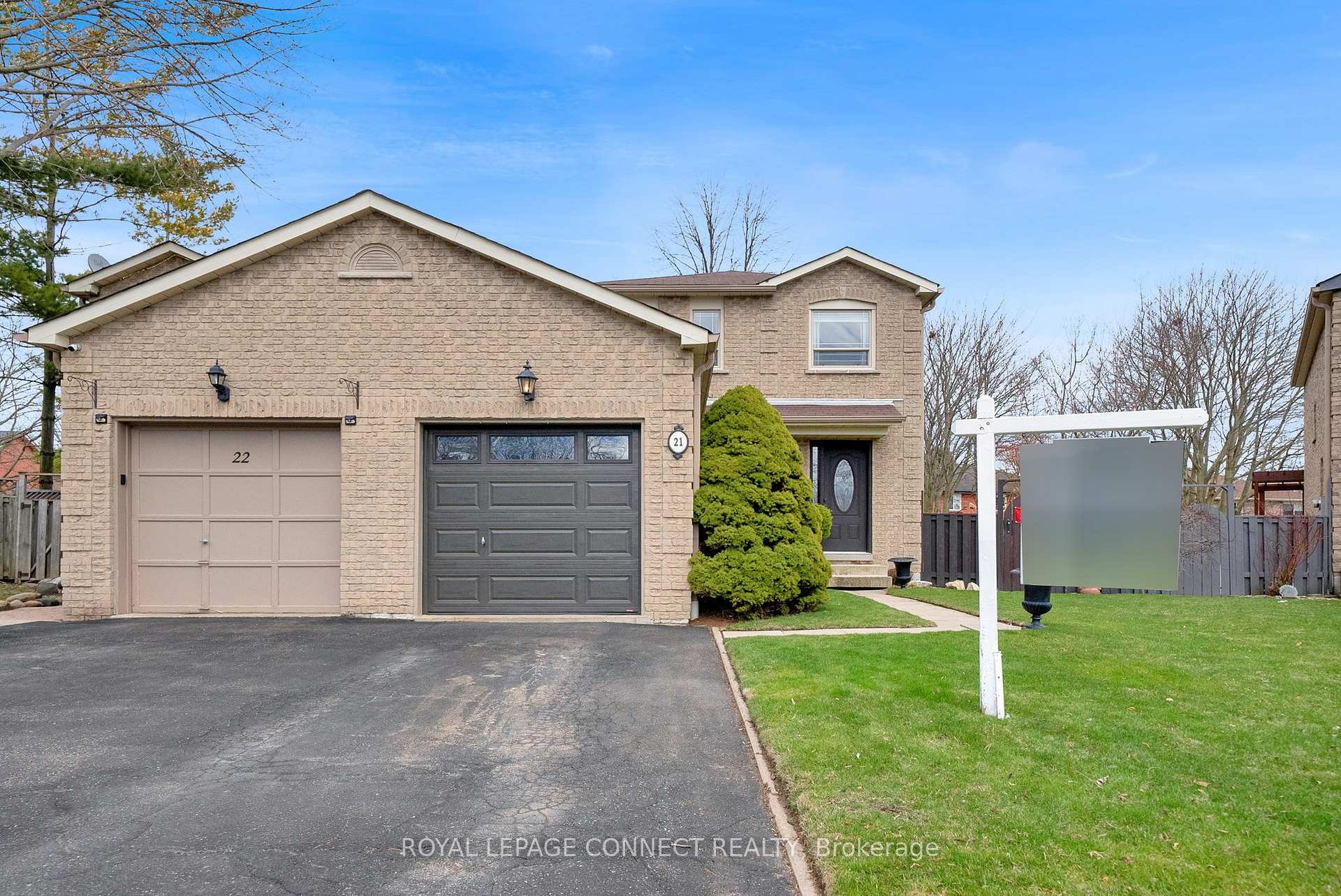 Photo 4 of 21 Barnard Court, Ajax, South East — HOMEH