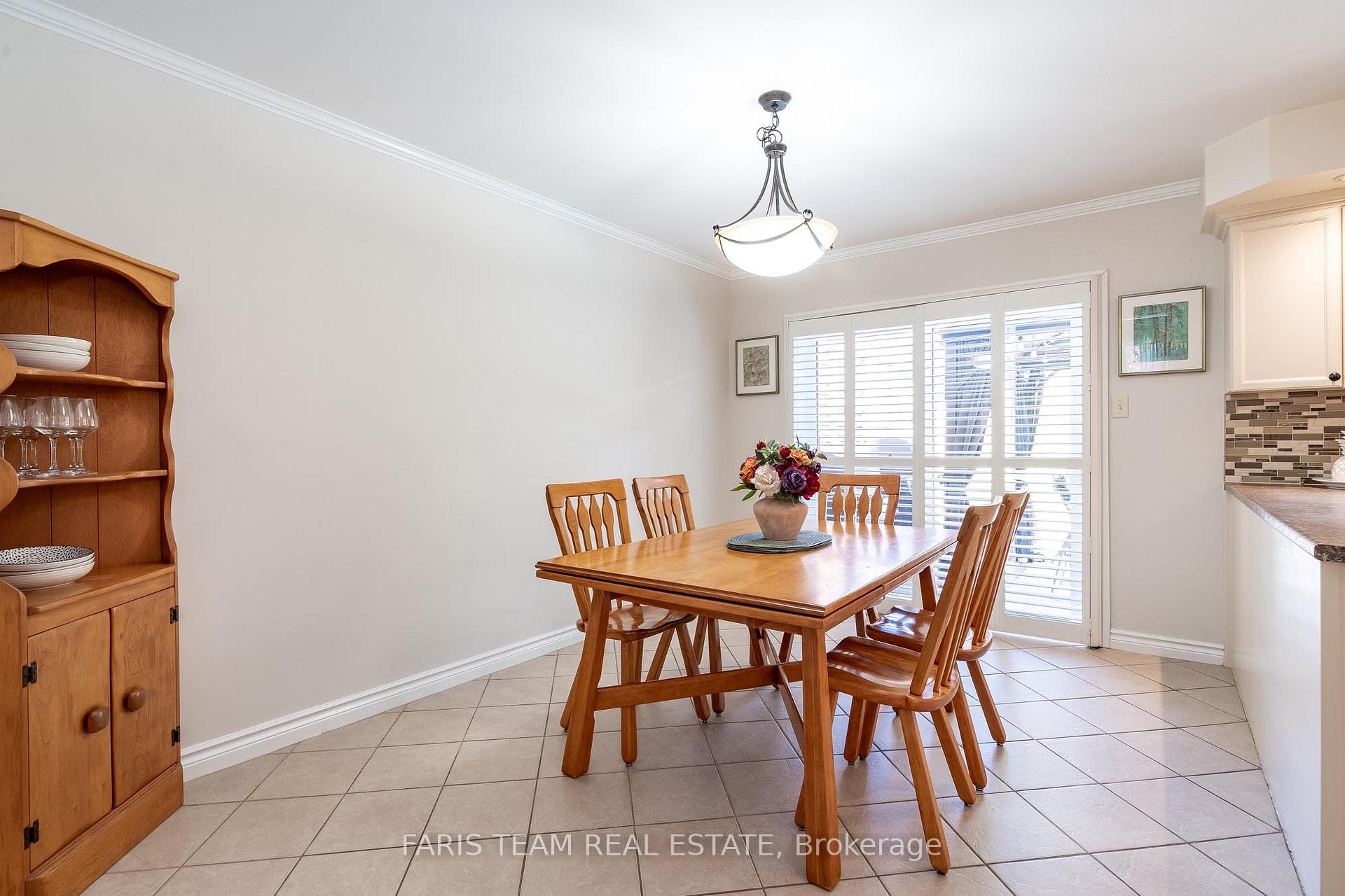 Photo 5 of 110 Chieftain Crescent, Barrie, Allandale Heights — HOMEH