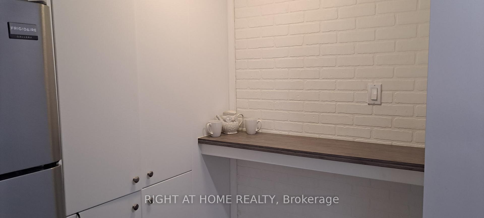 Photo 4 of Unit 401, 373 Laurier Avenue E, Ottawa, Sandy Hill — HOMEH