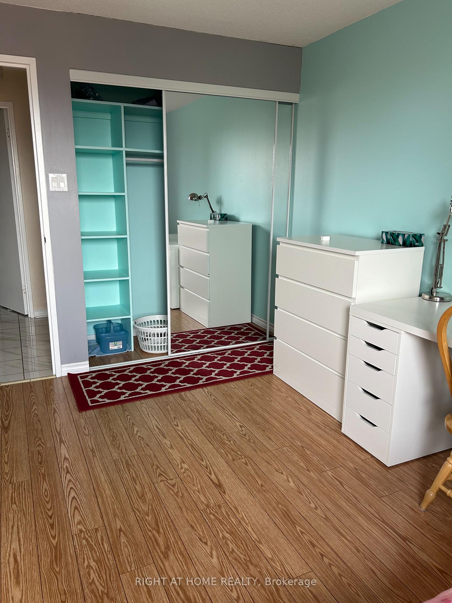 Photo 21 of Unit 401, 373 Laurier Avenue E, Ottawa, Sandy Hill — HOMEH