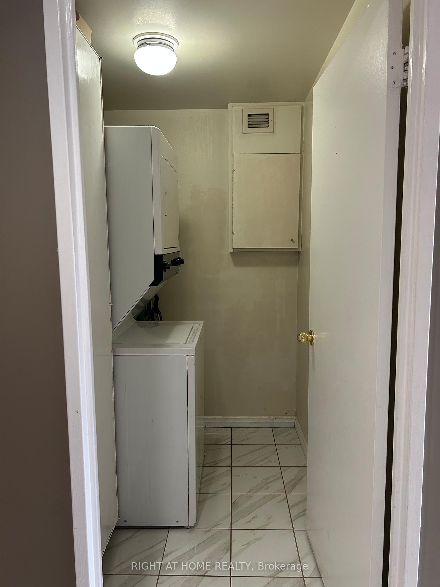 Photo 22 of Unit 401, 373 Laurier Avenue E, Ottawa, Sandy Hill — HOMEH