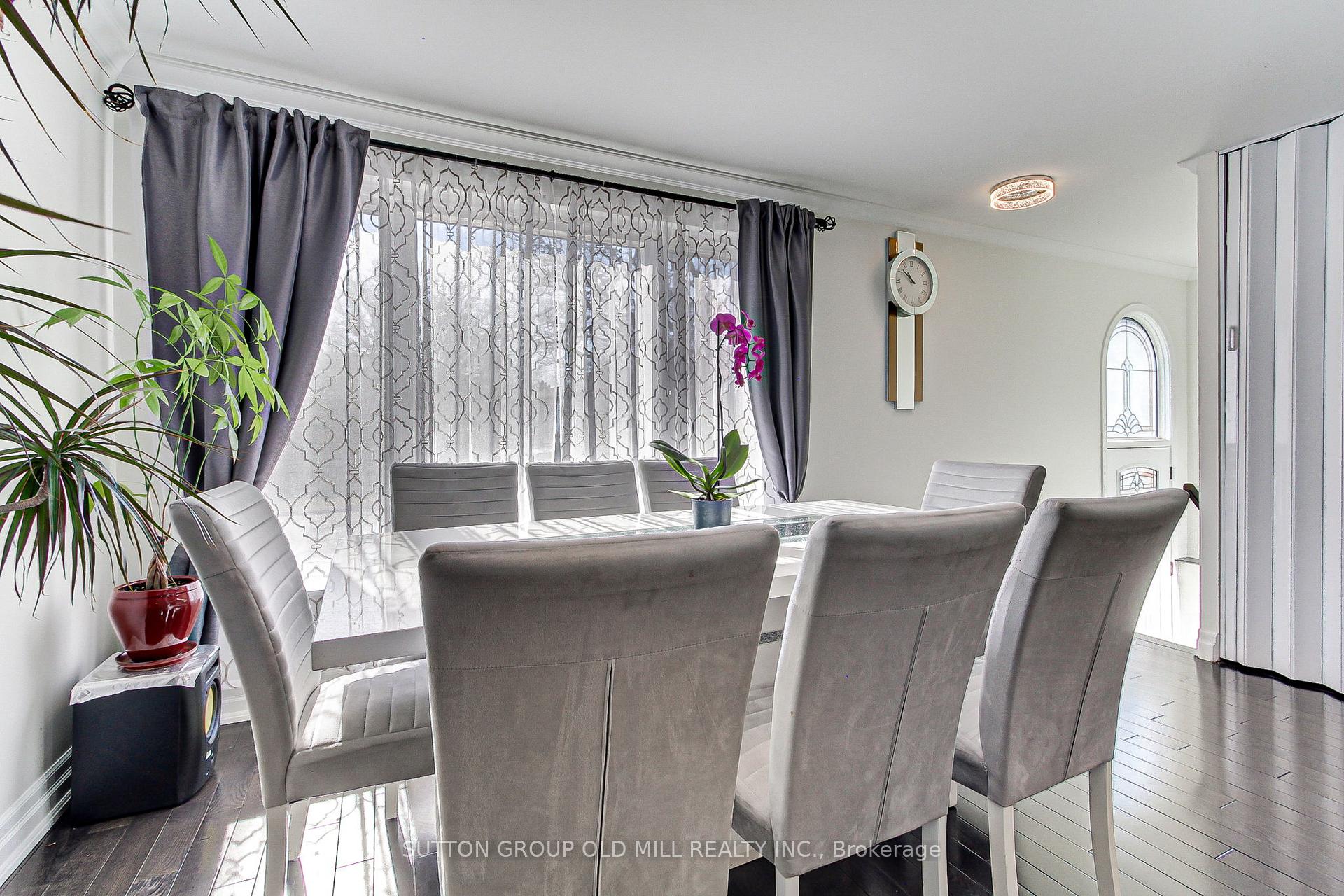 Photo 6 of 1261 Consort Crescent, Burlington, Palmer — HOMEH