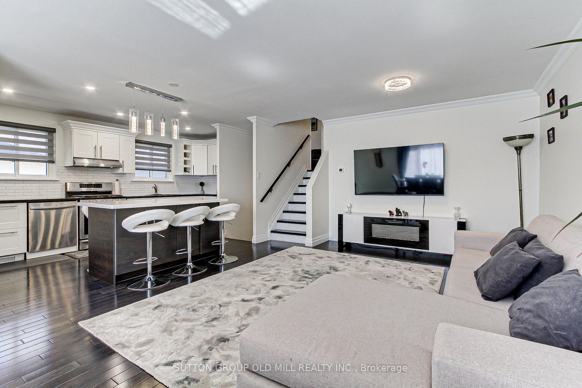 Photo 11 of 1261 Consort Crescent, Burlington, Palmer — HOMEH
