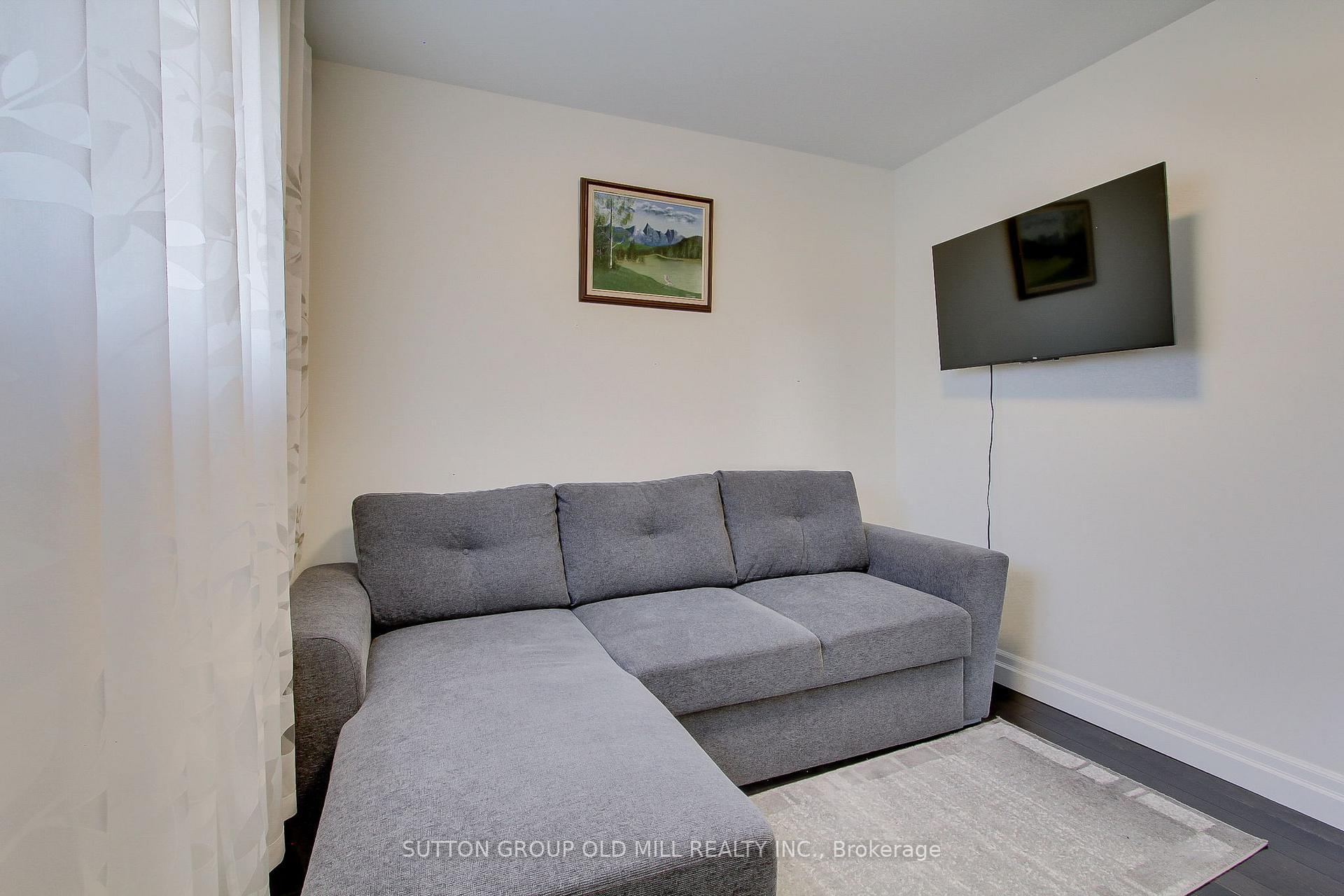 Photo 20 of 1261 Consort Crescent, Burlington, Palmer — HOMEH