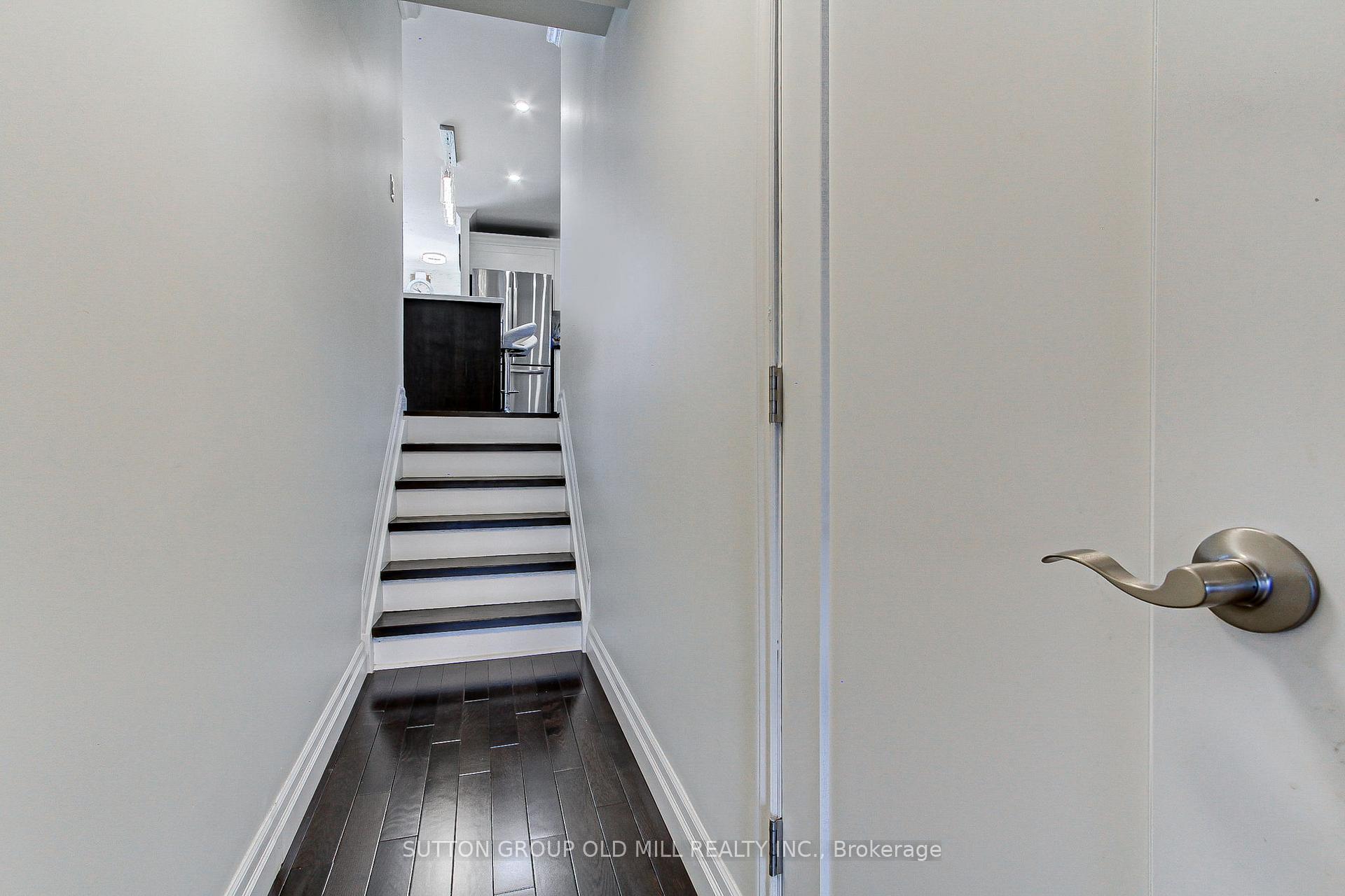 Photo 25 of 1261 Consort Crescent, Burlington, Palmer — HOMEH