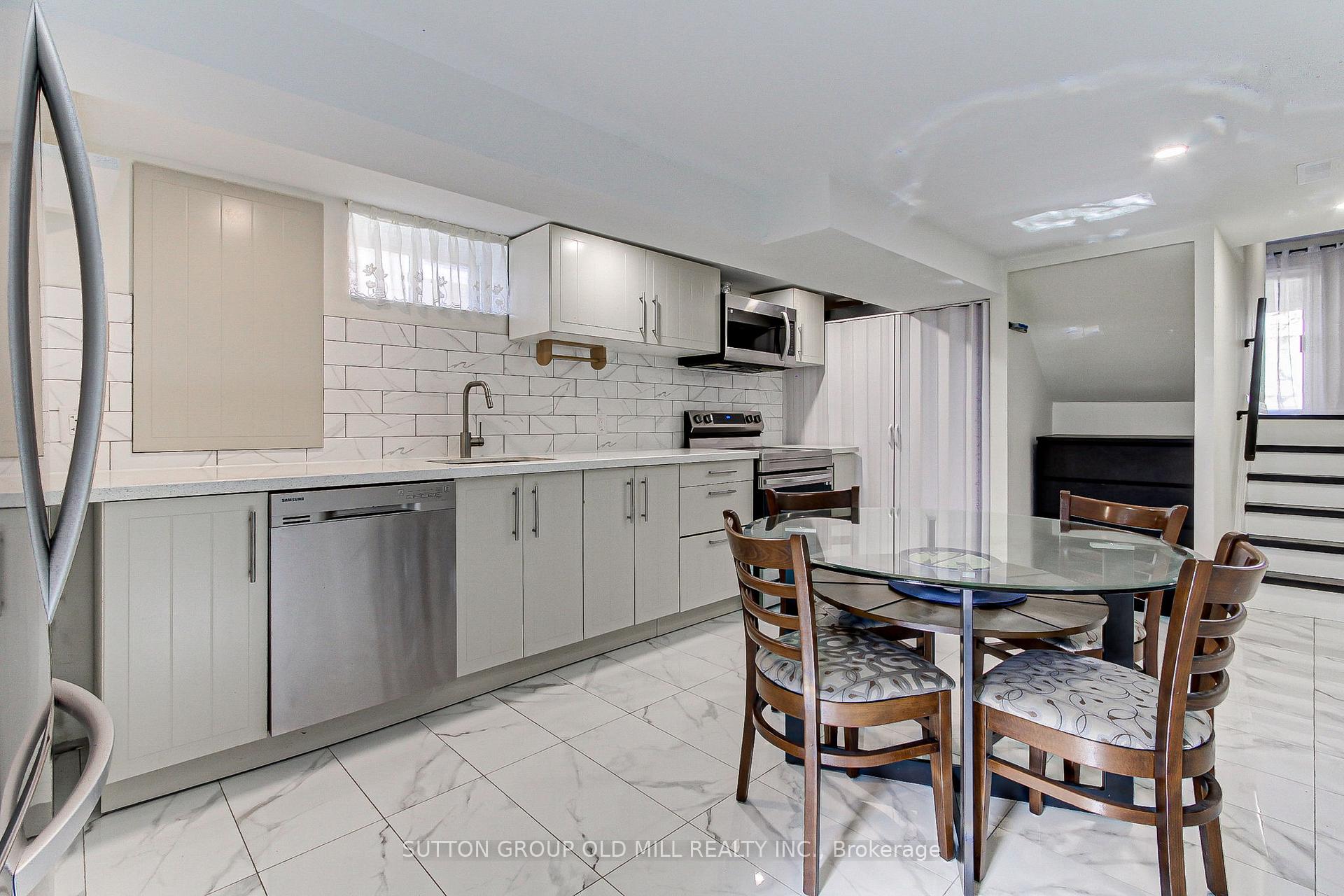 Photo 32 of 1261 Consort Crescent, Burlington, Palmer — HOMEH