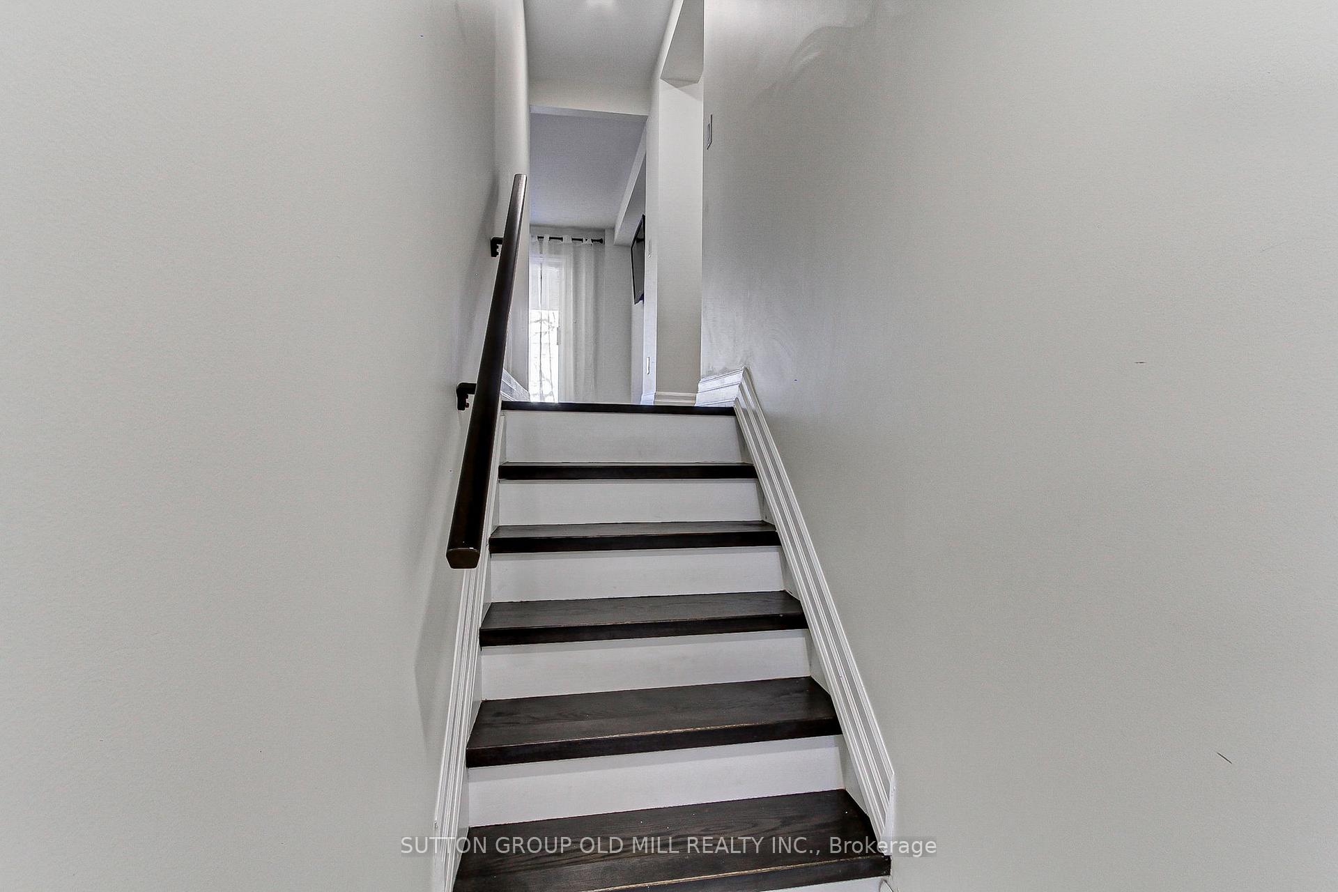 Photo 34 of 1261 Consort Crescent, Burlington, Palmer — HOMEH