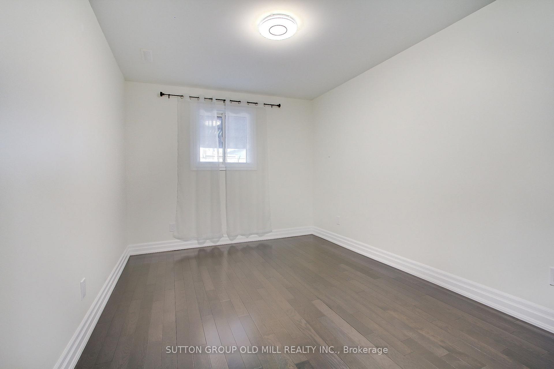 Photo 38 of 1261 Consort Crescent, Burlington, Palmer — HOMEH