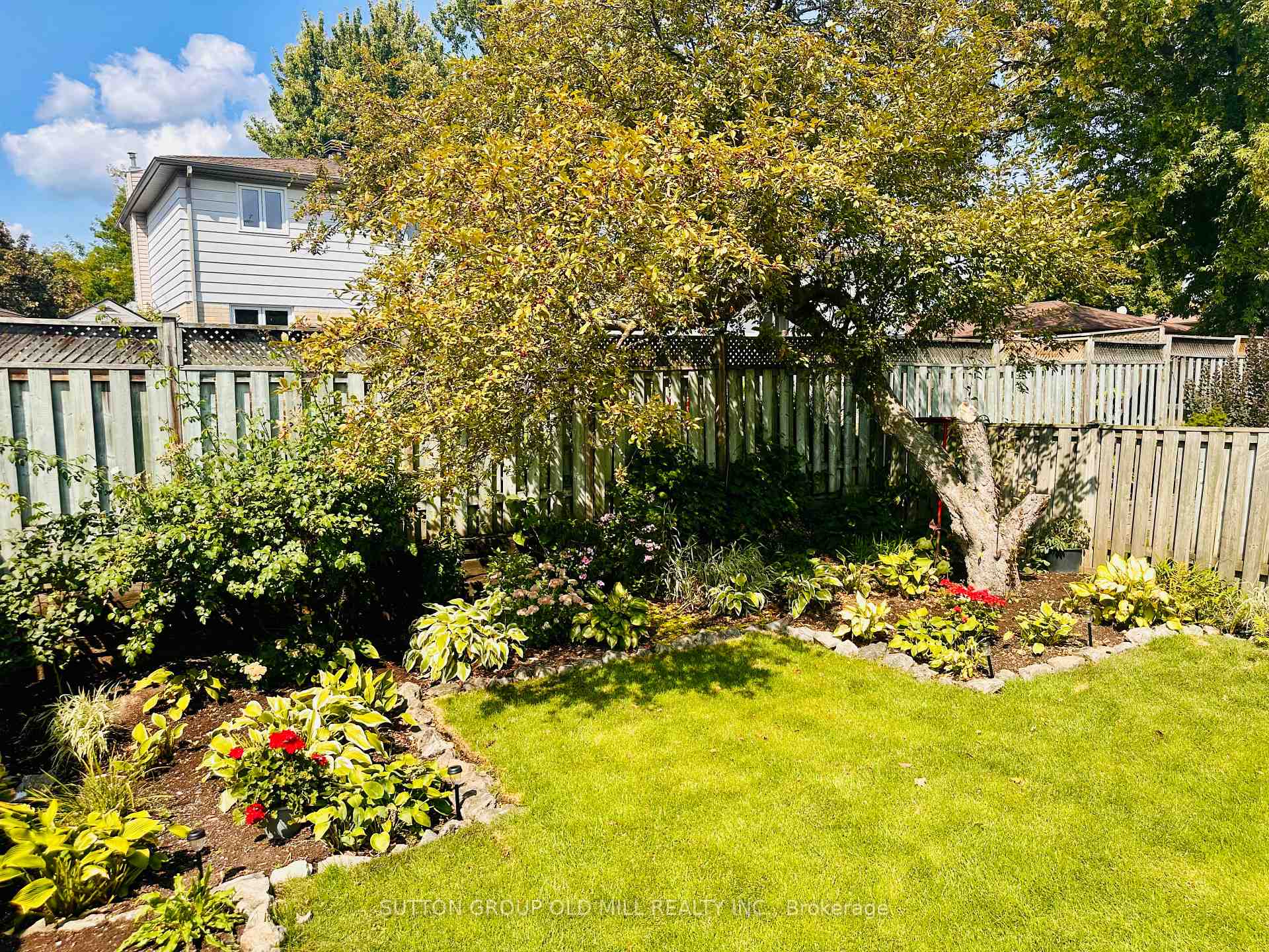 Photo 46 of 1261 Consort Crescent, Burlington, Palmer — HOMEH