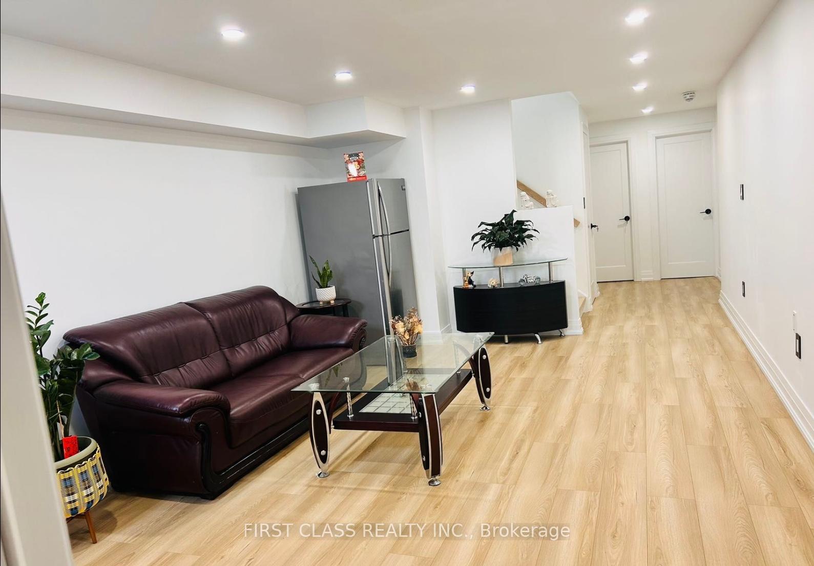 Front of Unit BSMT, 3 London Plane Drive