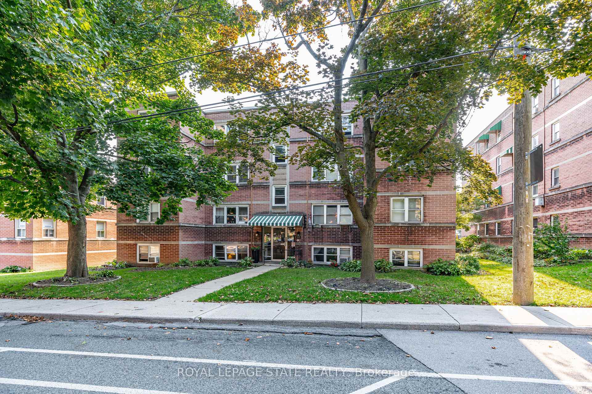 Photo 1 of Unit 14, 227 MacNab Street S, Hamilton, Durand — HOMEH