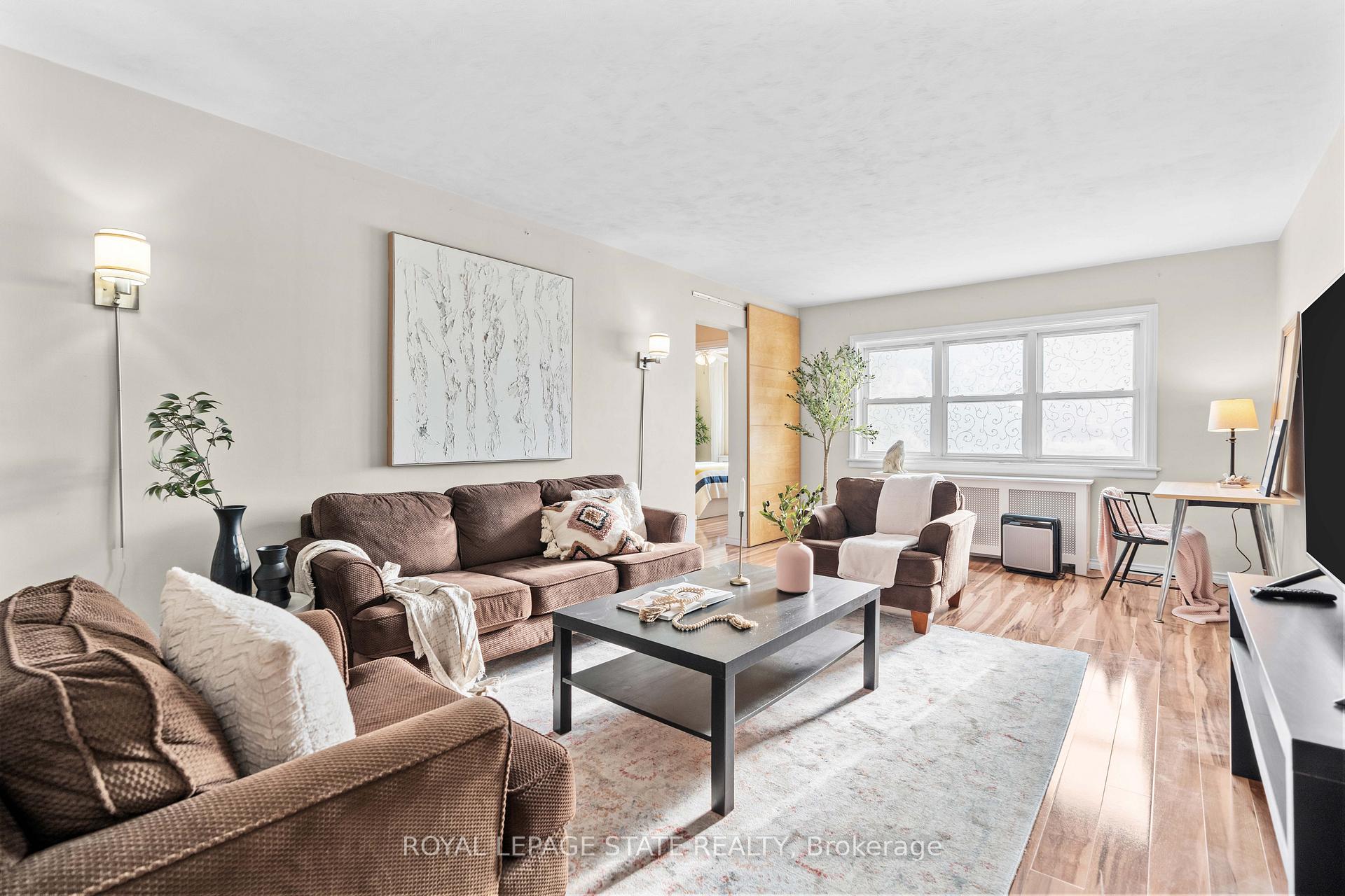 Photo 4 of Unit 14, 227 MacNab Street S, Hamilton, Durand — HOMEH