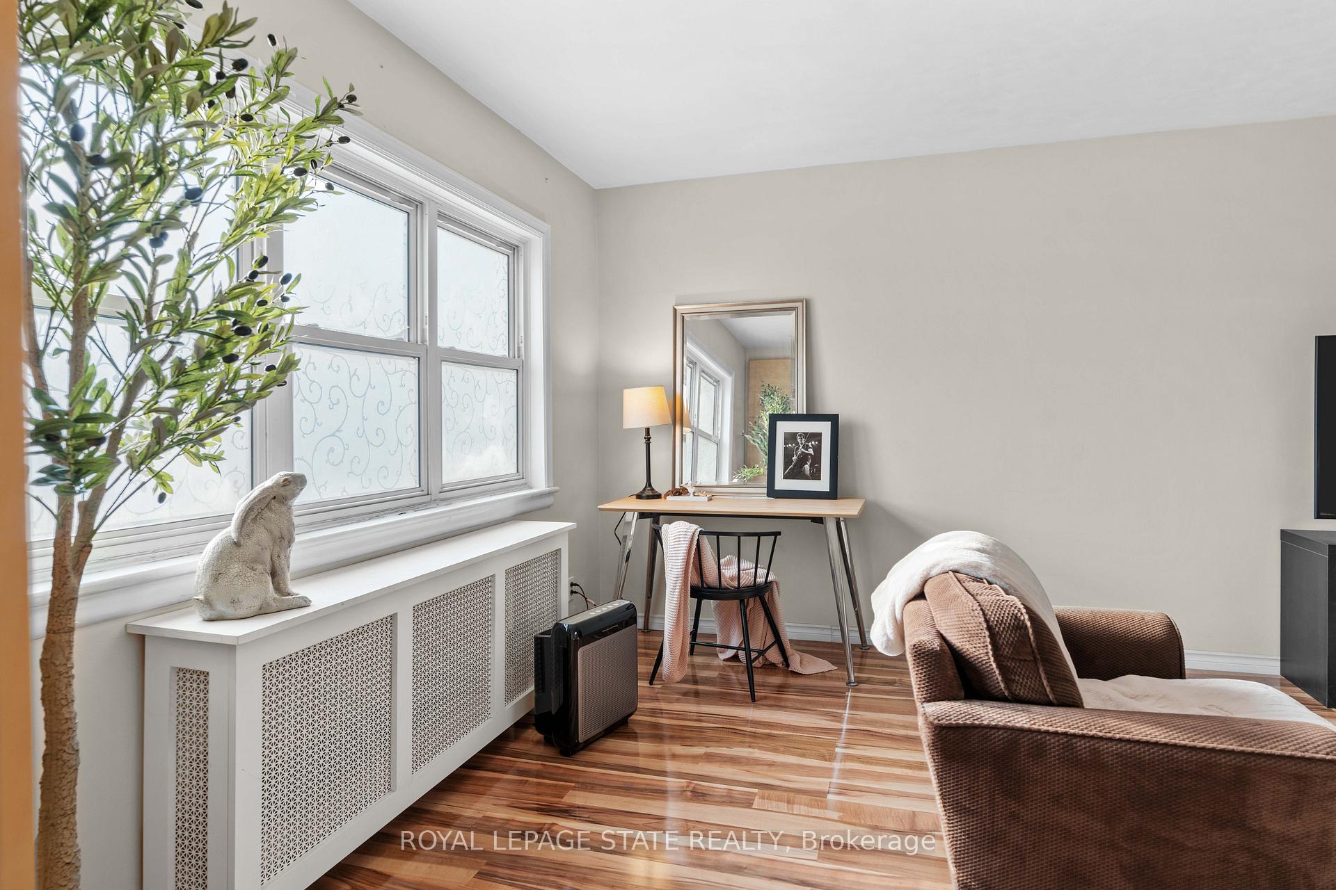 Photo 14 of Unit 14, 227 MacNab Street S, Hamilton, Durand — HOMEH