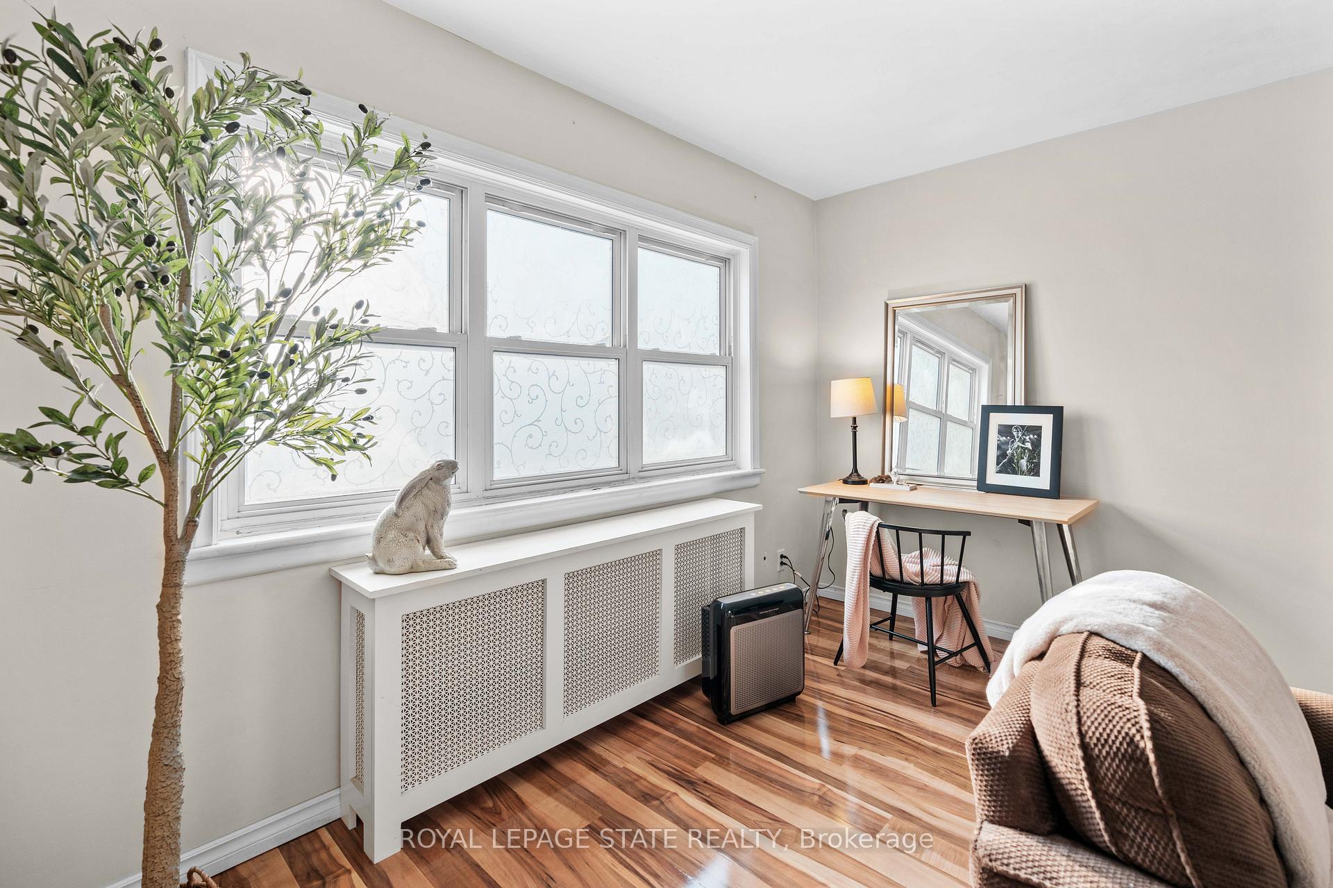 Photo 11 of Unit 14, 227 MacNab Street S, Hamilton, Durand — HOMEH
