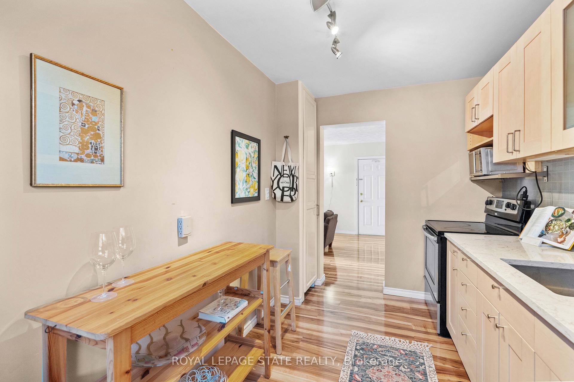 Photo 15 of Unit 14, 227 MacNab Street S, Hamilton, Durand — HOMEH