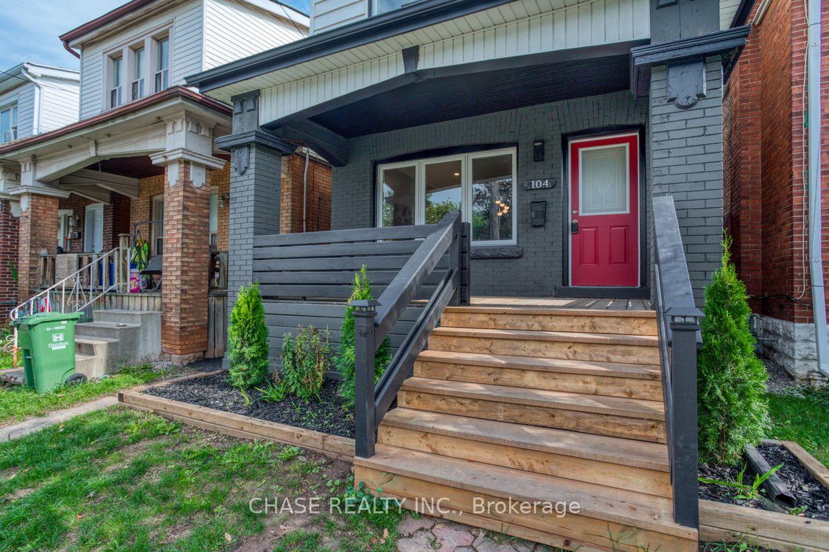 Photo 9 of 104 Edgemont Street N, Hamilton, Crown Point — HOMEH