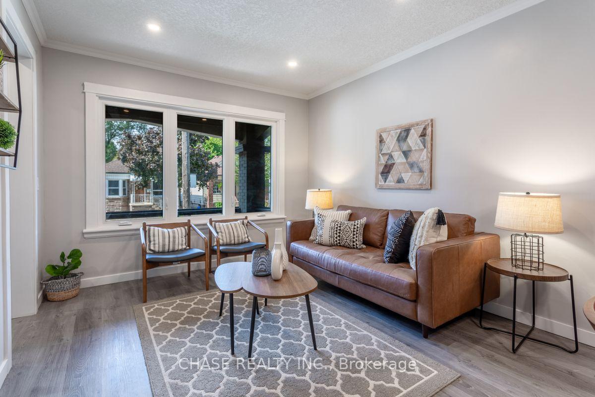 Photo 5 of 104 Edgemont Street N, Hamilton, Crown Point — HOMEH