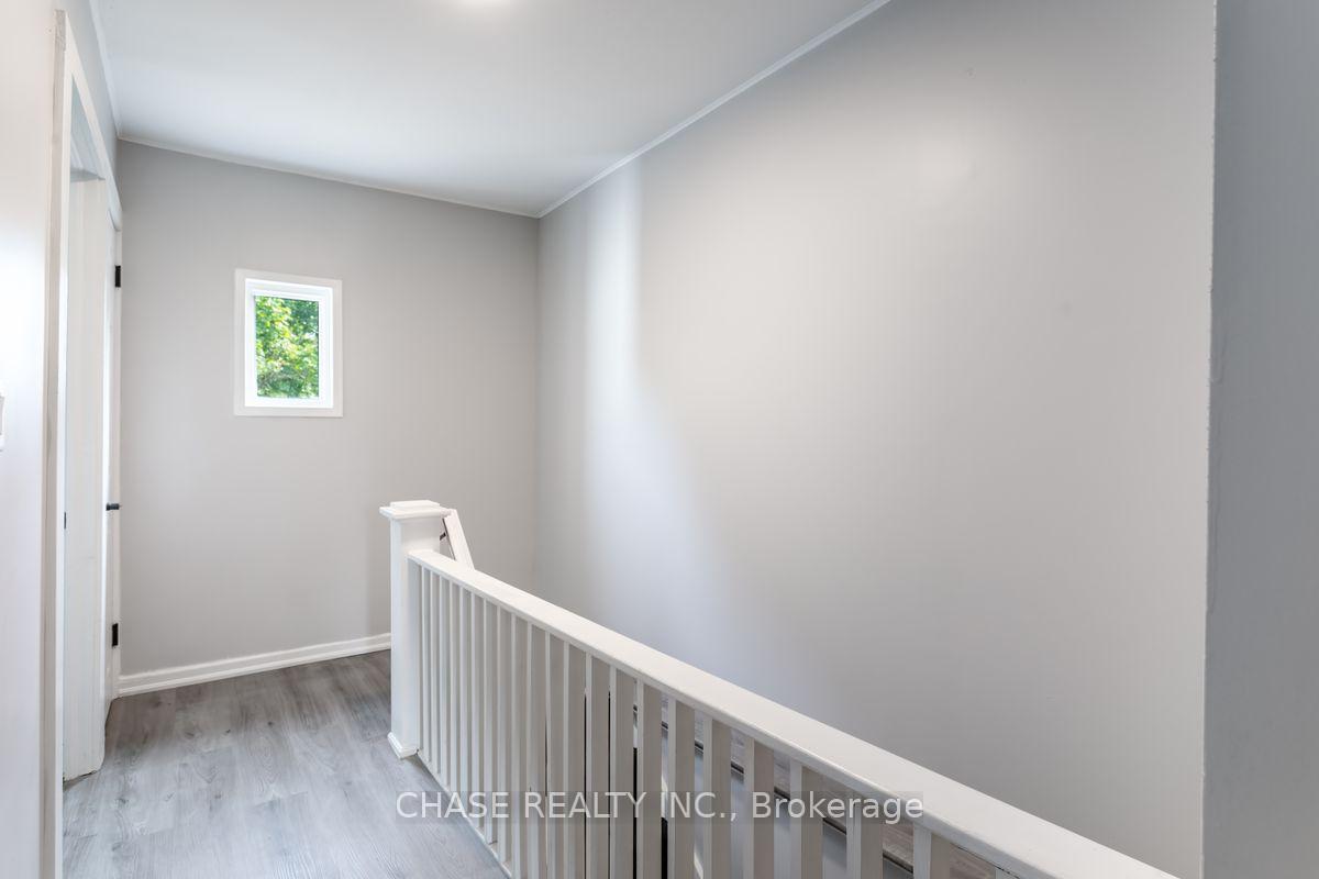 Photo 17 of 104 Edgemont Street N, Hamilton, Crown Point — HOMEH