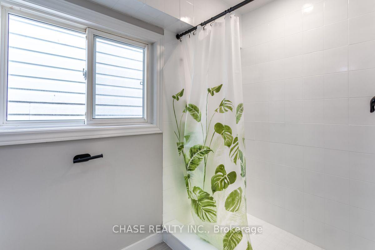 Photo 18 of 104 Edgemont Street N, Hamilton, Crown Point — HOMEH