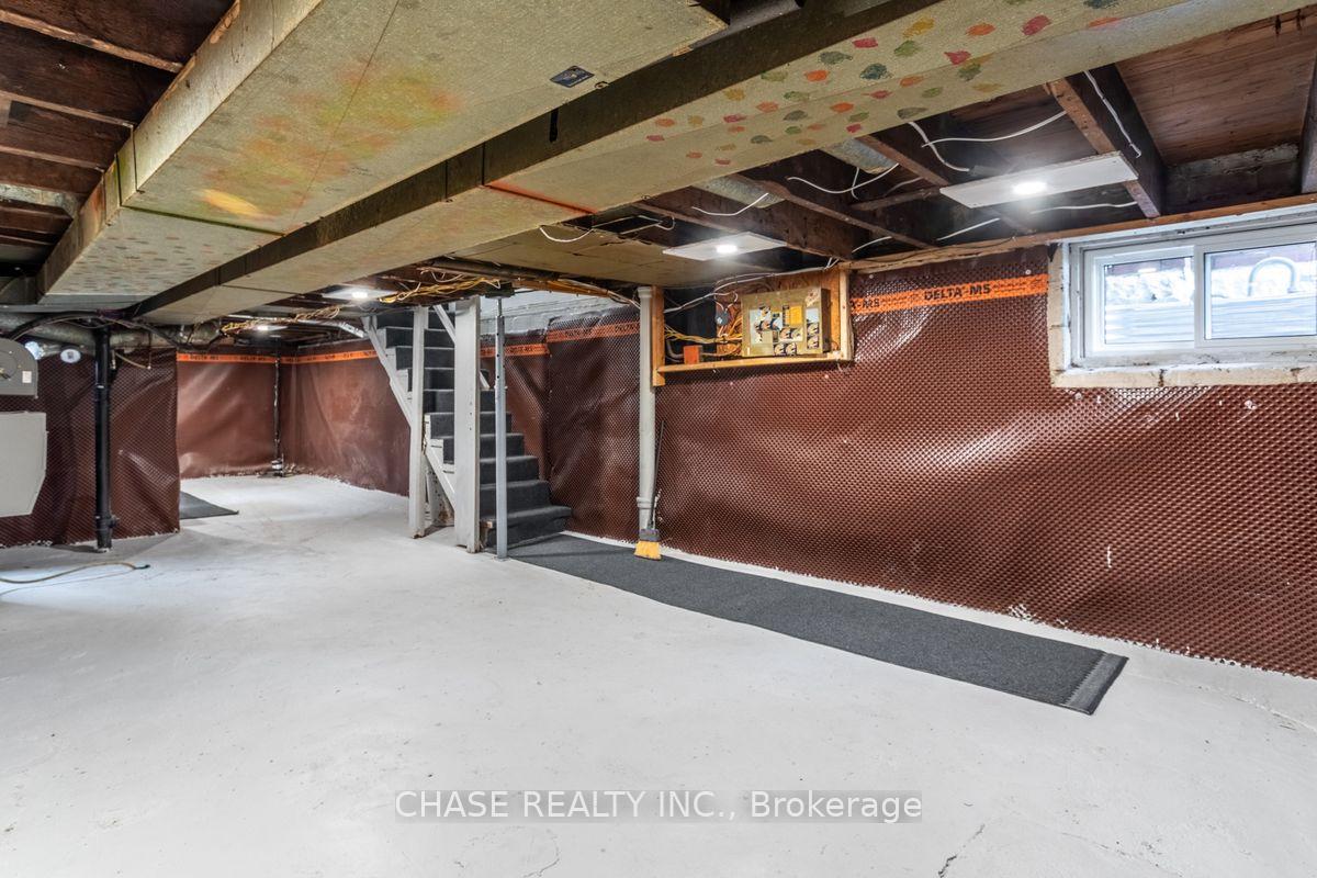 Photo 20 of 104 Edgemont Street N, Hamilton, Crown Point — HOMEH