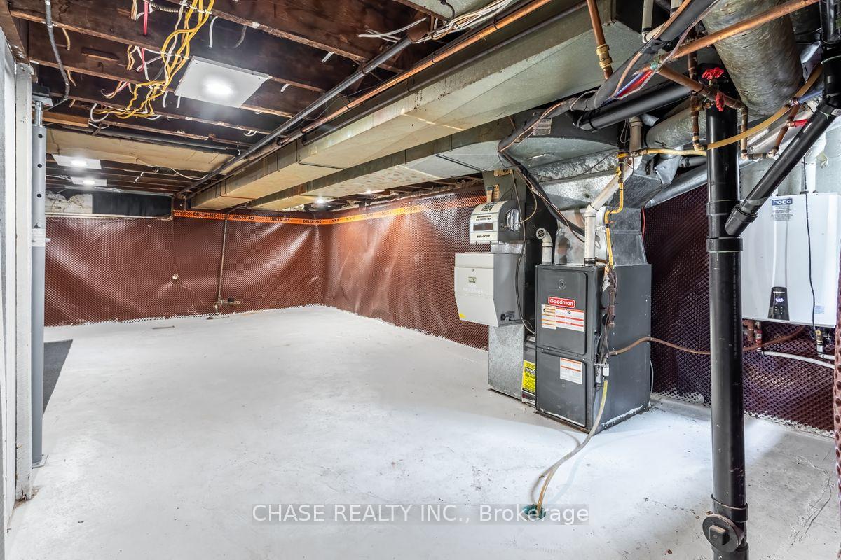 Photo 27 of 104 Edgemont Street N, Hamilton, Crown Point — HOMEH