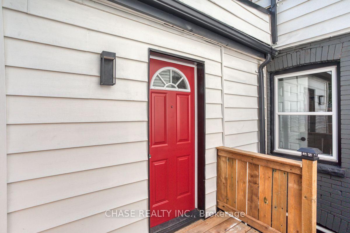 Photo 23 of 104 Edgemont Street N, Hamilton, Crown Point — HOMEH