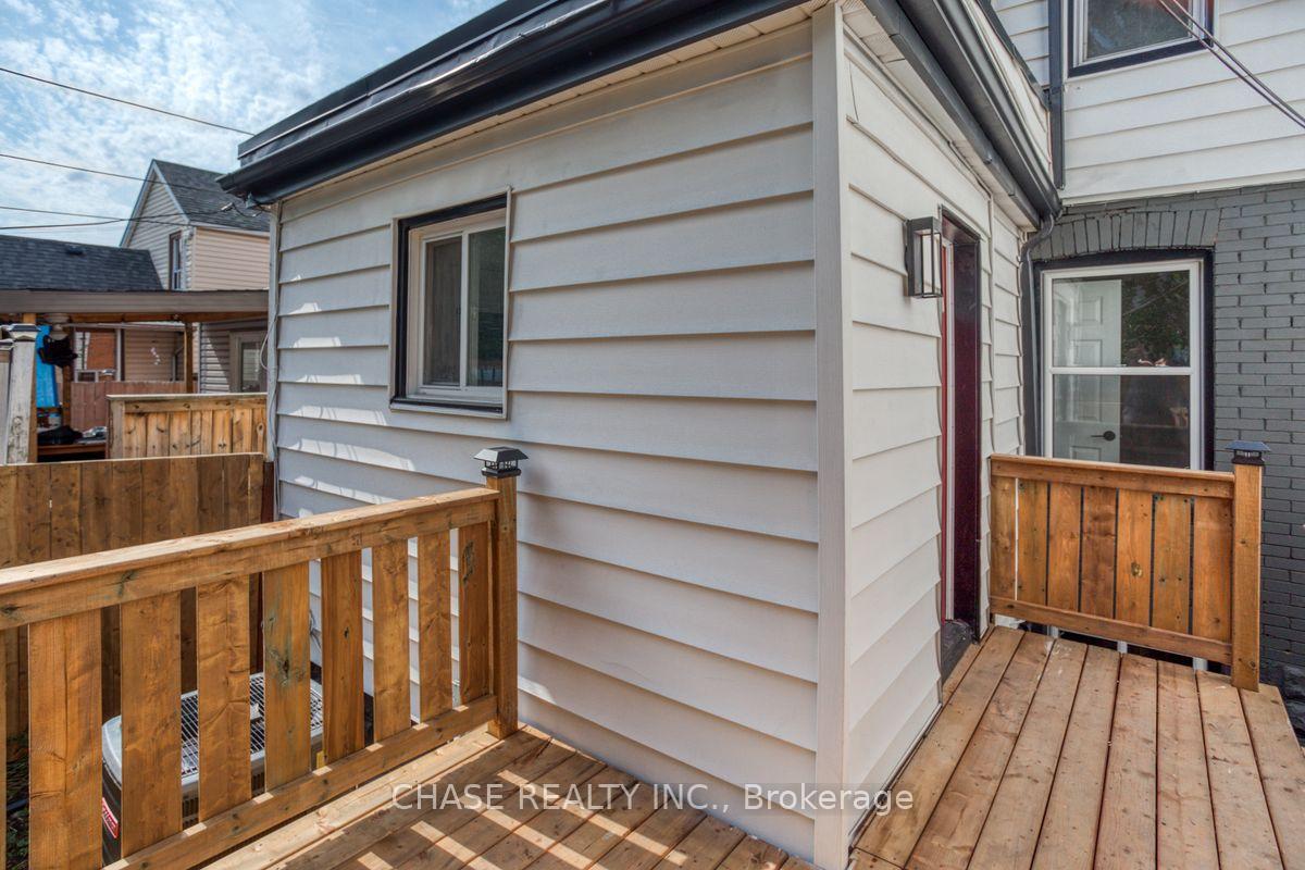 Photo 28 of 104 Edgemont Street N, Hamilton, Crown Point — HOMEH