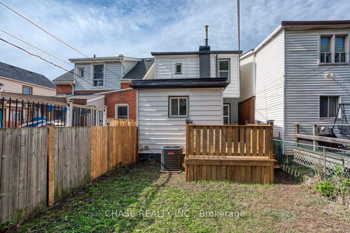 Photo 34 of 104 Edgemont Street N, Hamilton, Crown Point — HOMEH