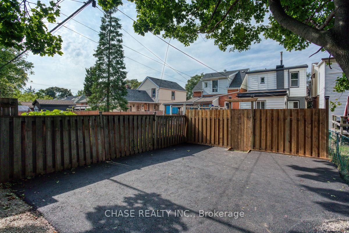 Photo 36 of 104 Edgemont Street N, Hamilton, Crown Point — HOMEH