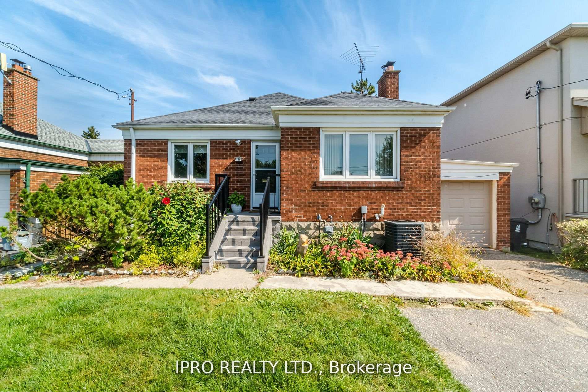 Front of Unit Bsmt, 129 Milton Street W